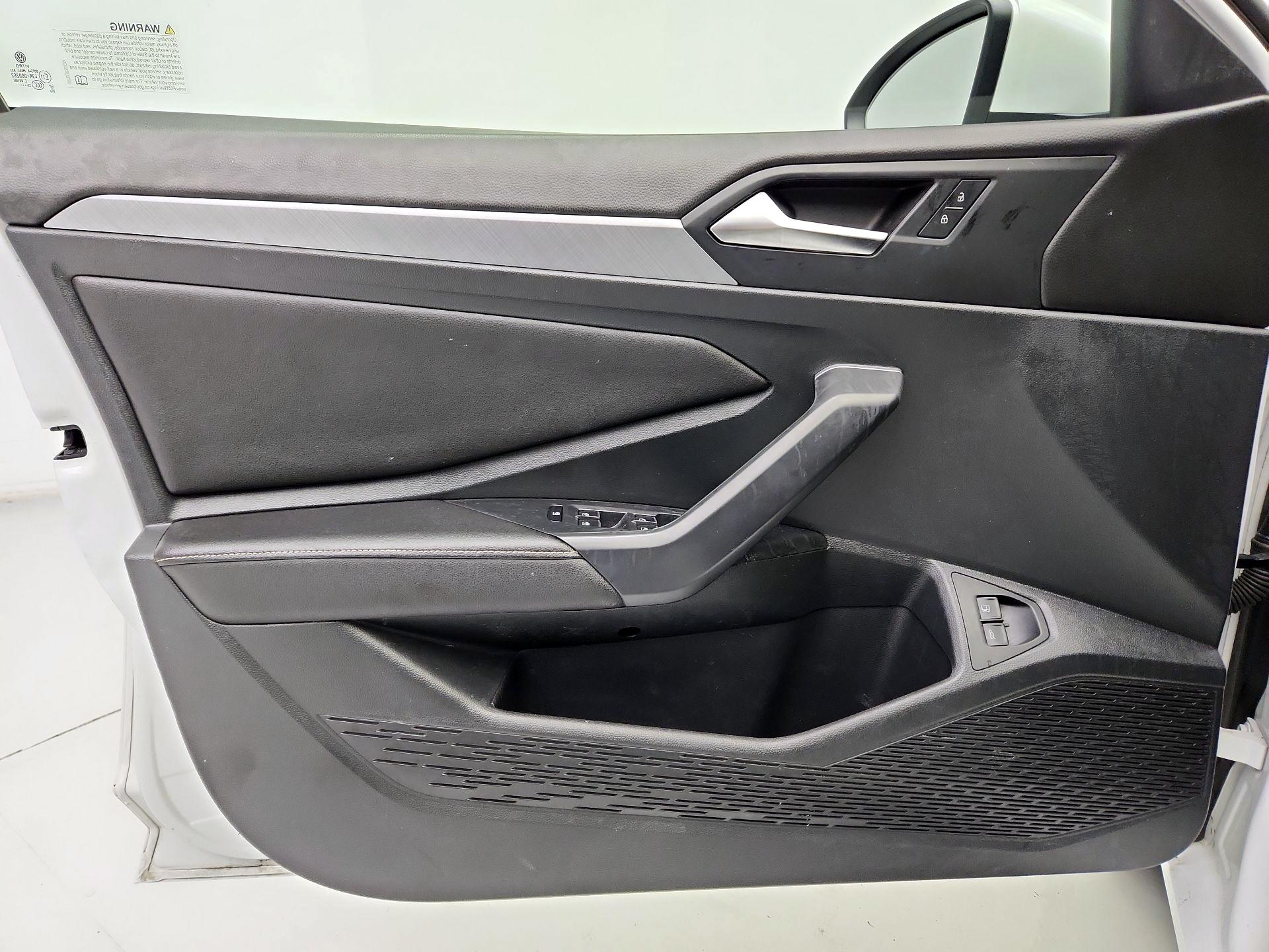 Thumbnail: 2023 Volkswagen Jetta - 12