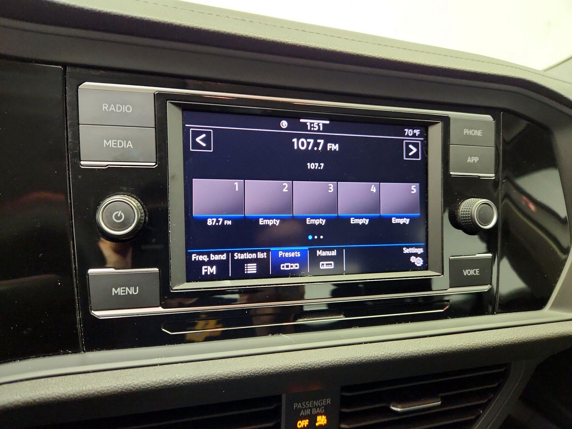 Thumbnail: 2023 Volkswagen Jetta - 15