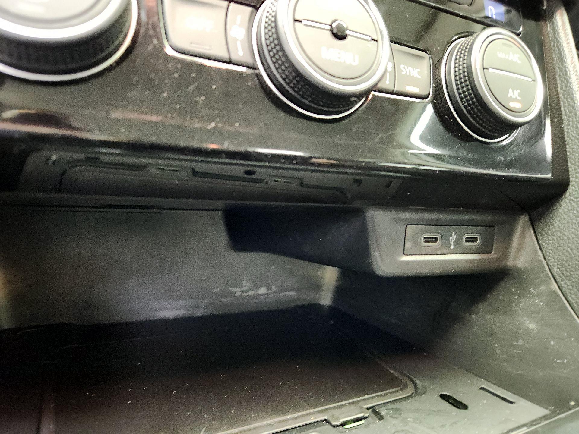 Thumbnail: 2023 Volkswagen Jetta - 18