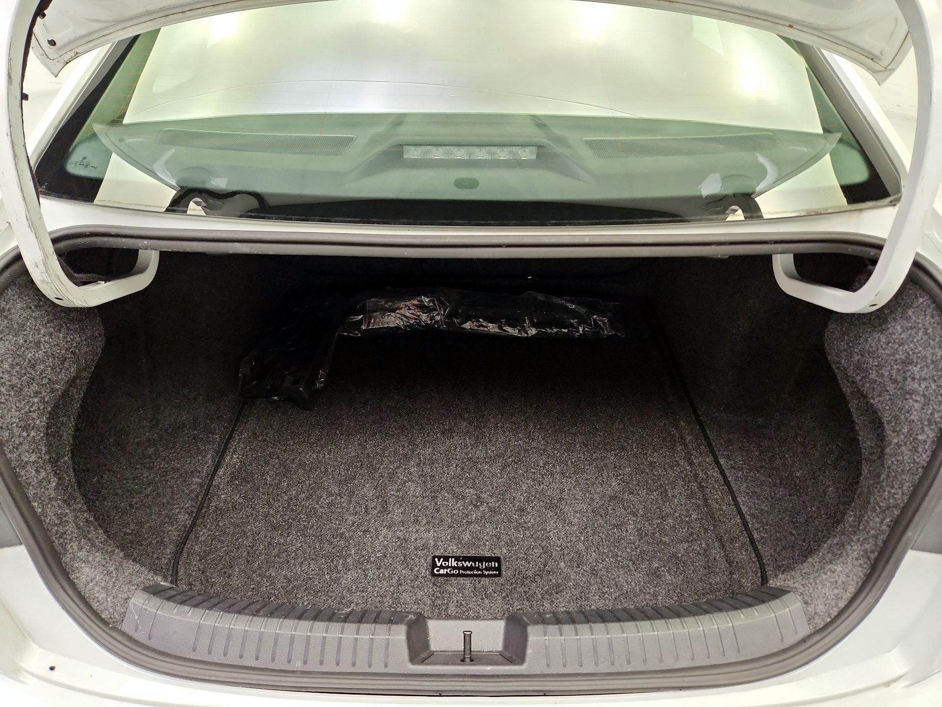 Thumbnail: 2023 Volkswagen Jetta - 20