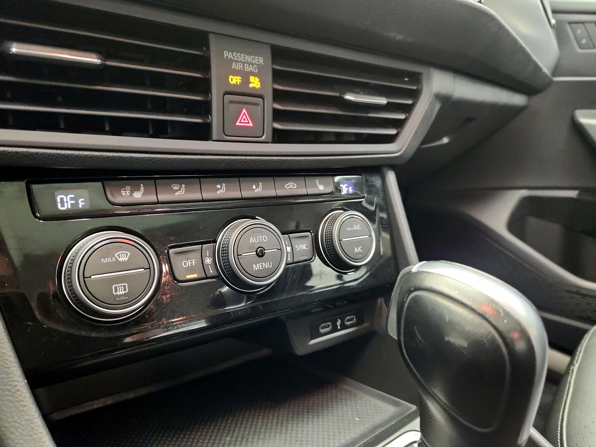 Thumbnail: 2021 Volkswagen Jetta - 16