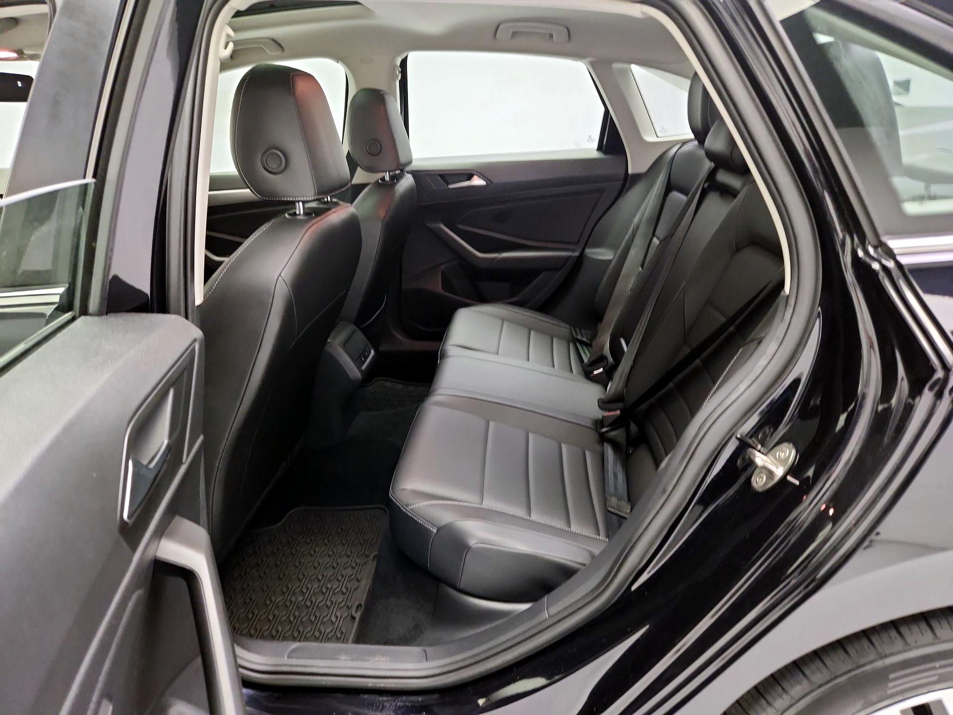 Thumbnail: 2021 Volkswagen Jetta - 20