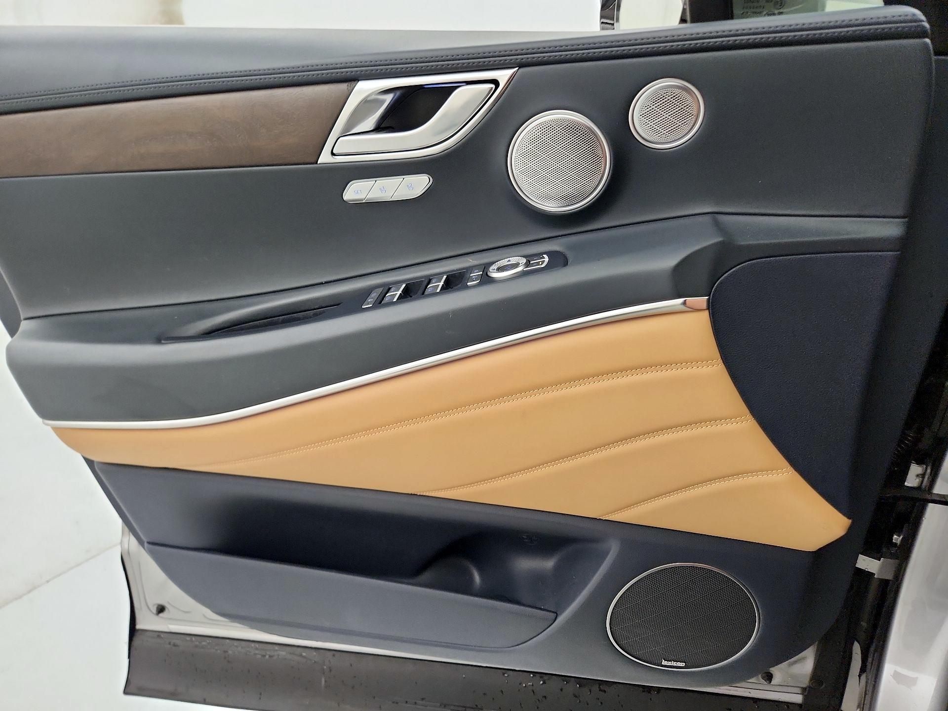 Thumbnail: 2022 Genesis GV80 - 12