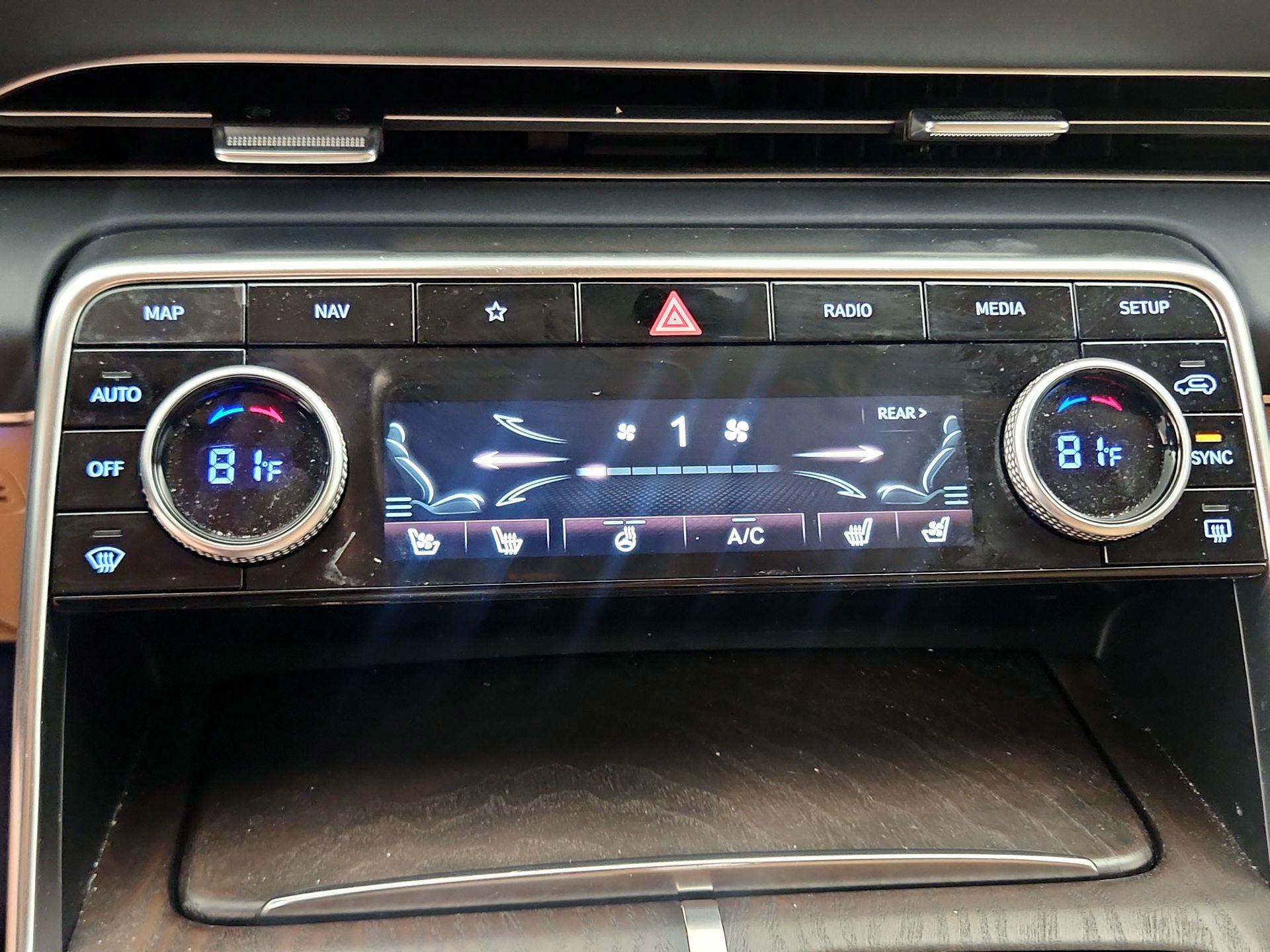 Thumbnail: 2022 Genesis GV80 - 17