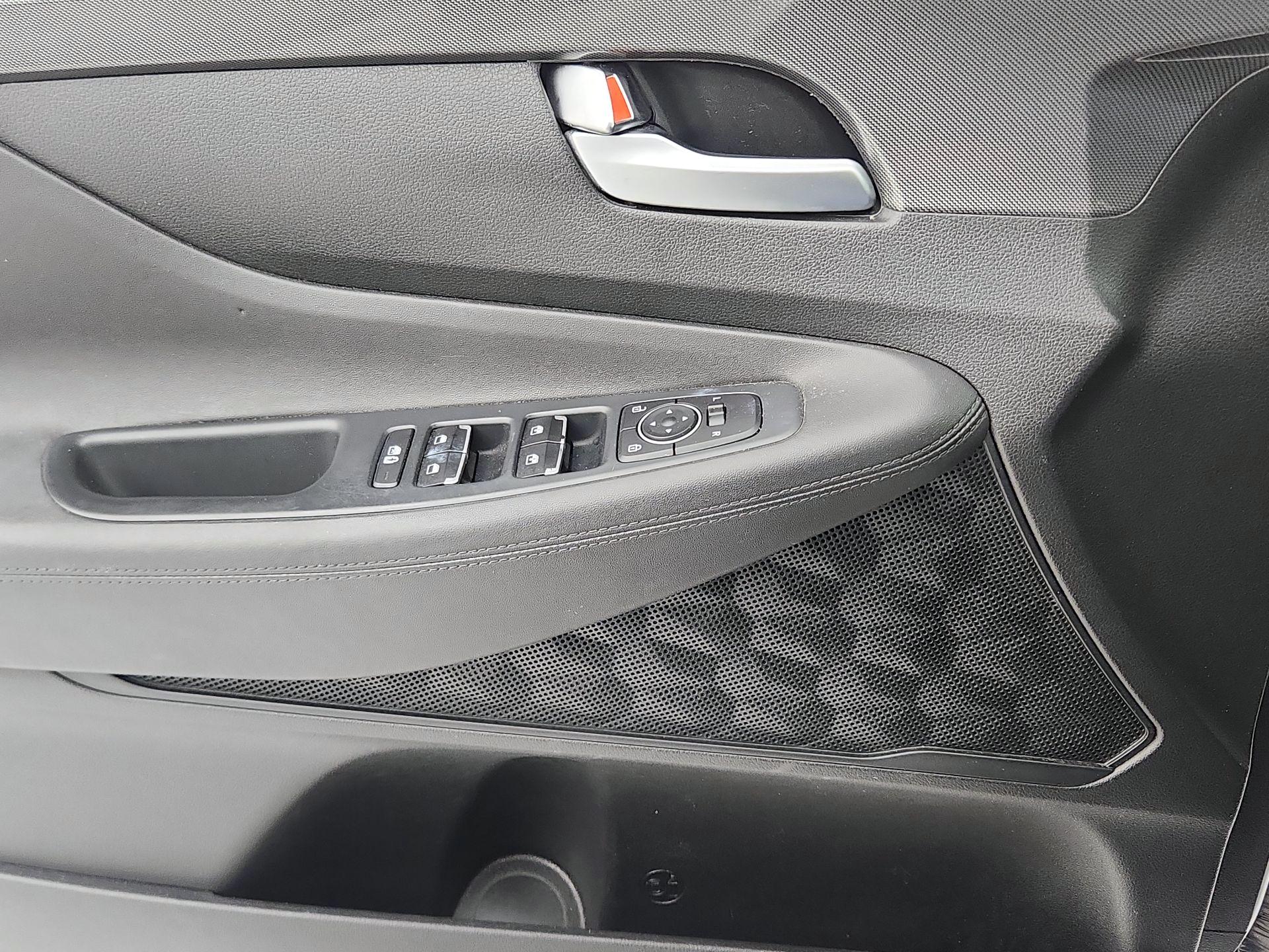 Thumbnail: 2022 Hyundai Santa Fe - 12