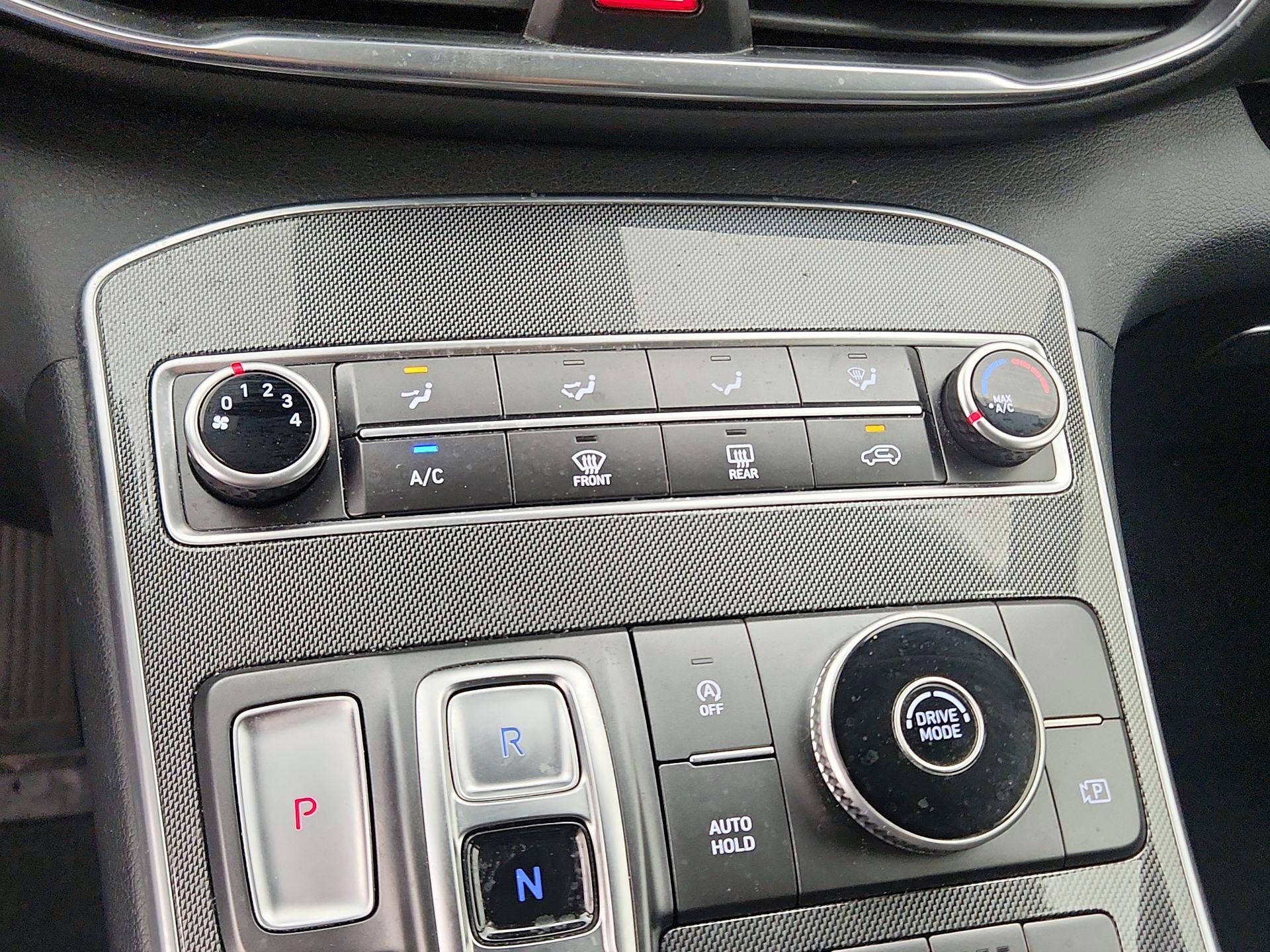 Thumbnail: 2022 Hyundai Santa Fe - 16