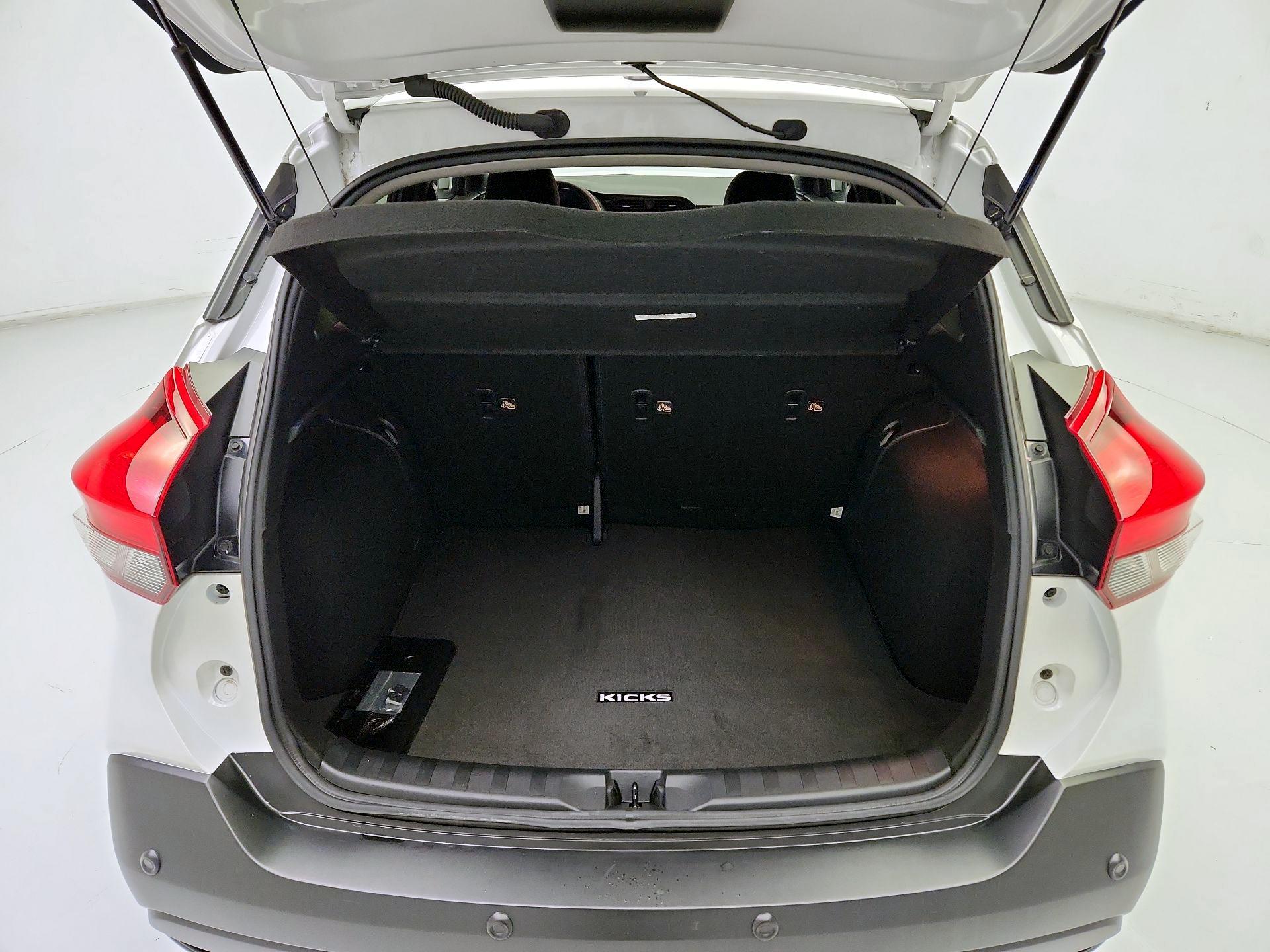 Thumbnail: 2020 Nissan Kicks - 20