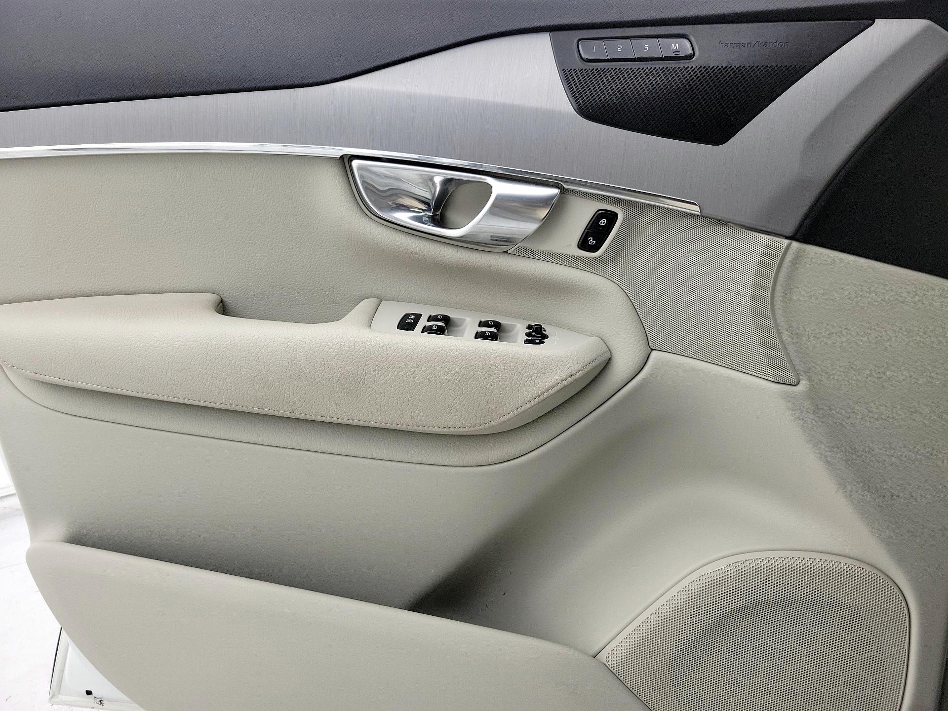 Thumbnail: 2021 Volvo XC90 - 12