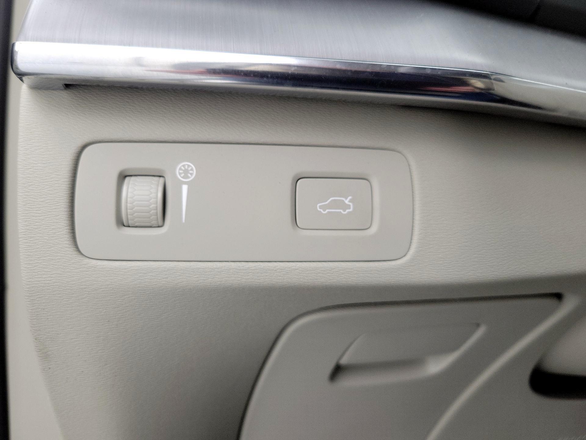 Thumbnail: 2021 Volvo XC90 - 13