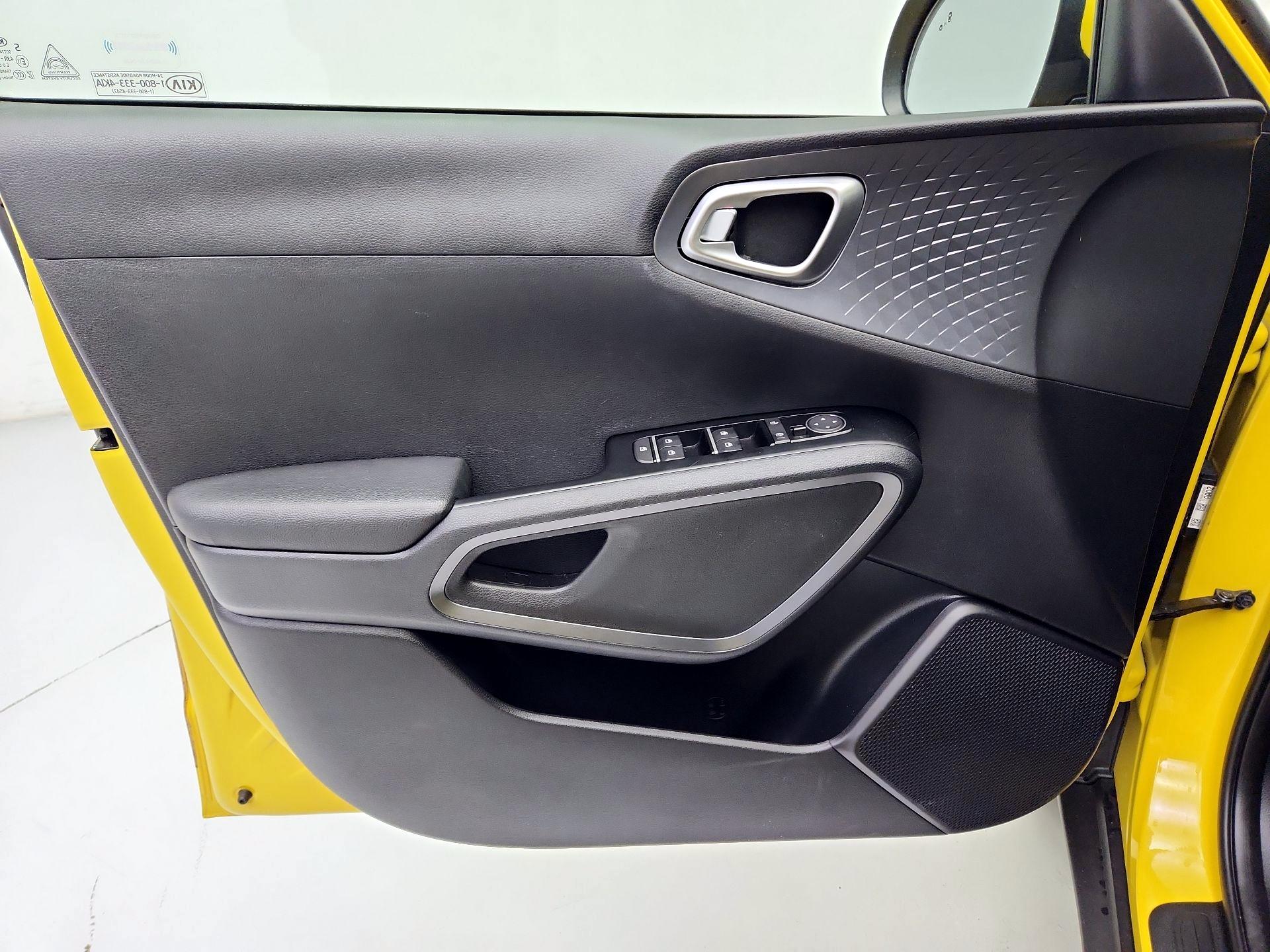 Thumbnail: 2020 Kia Soul - 12