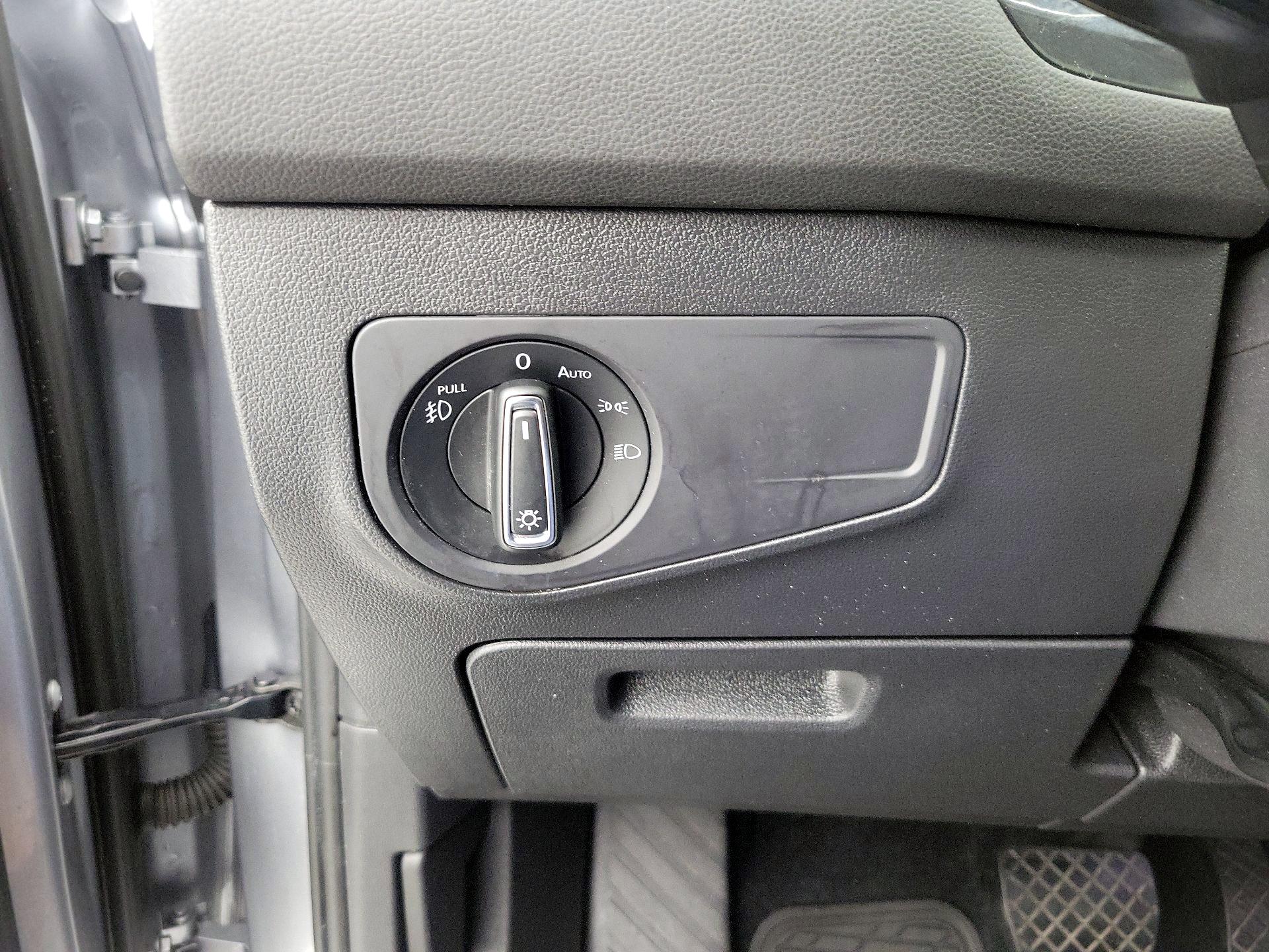 Thumbnail: 2021 Volkswagen Tiguan - 13