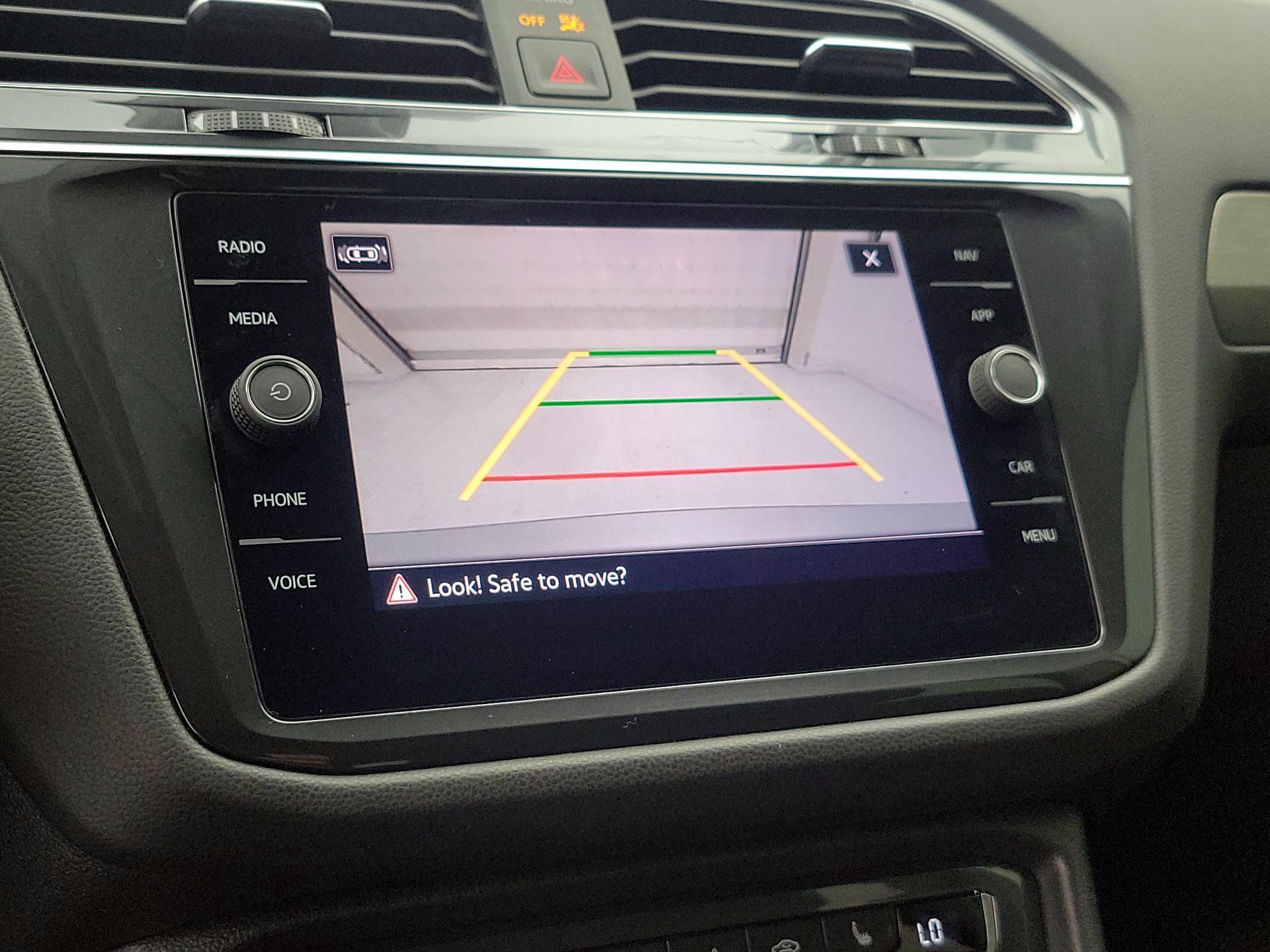 Thumbnail: 2021 Volkswagen Tiguan - 15