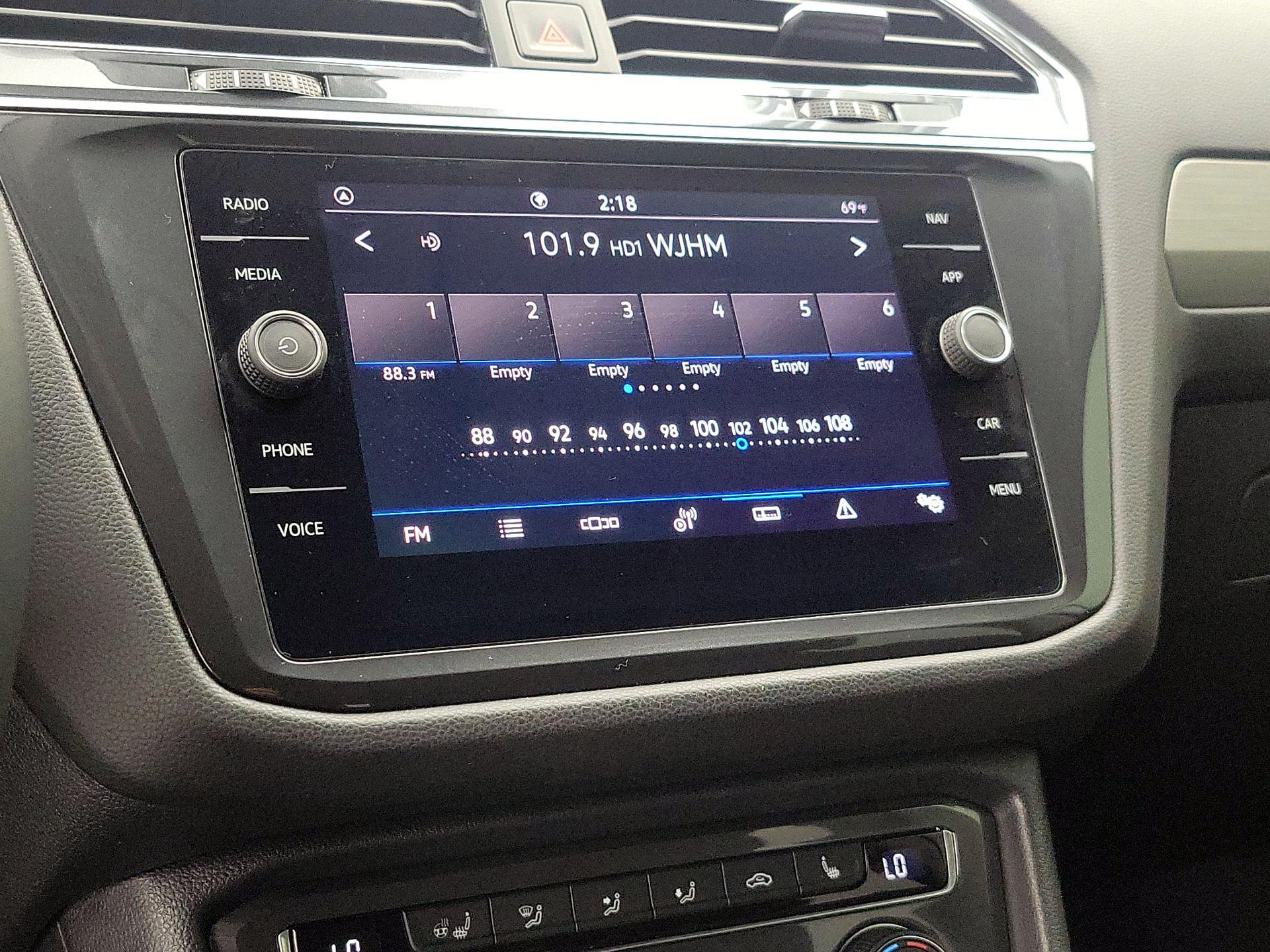 Thumbnail: 2021 Volkswagen Tiguan - 16