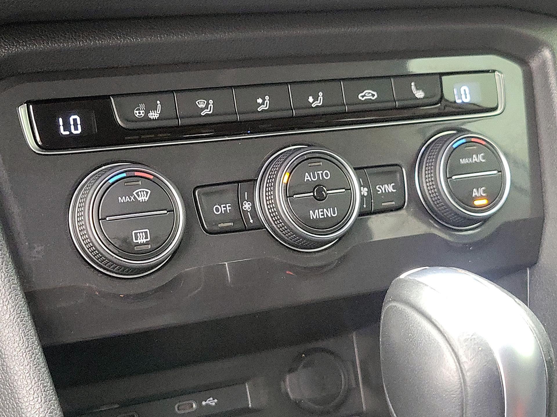 Thumbnail: 2021 Volkswagen Tiguan - 17