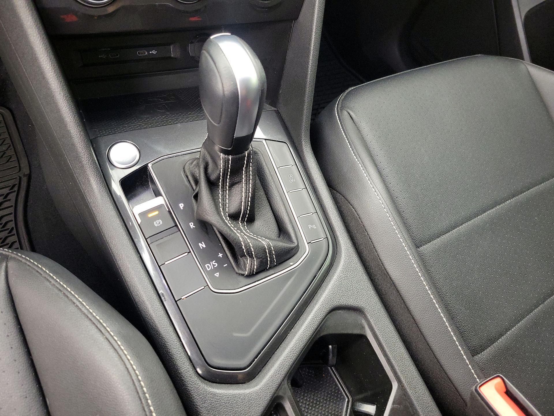 Thumbnail: 2021 Volkswagen Tiguan - 18