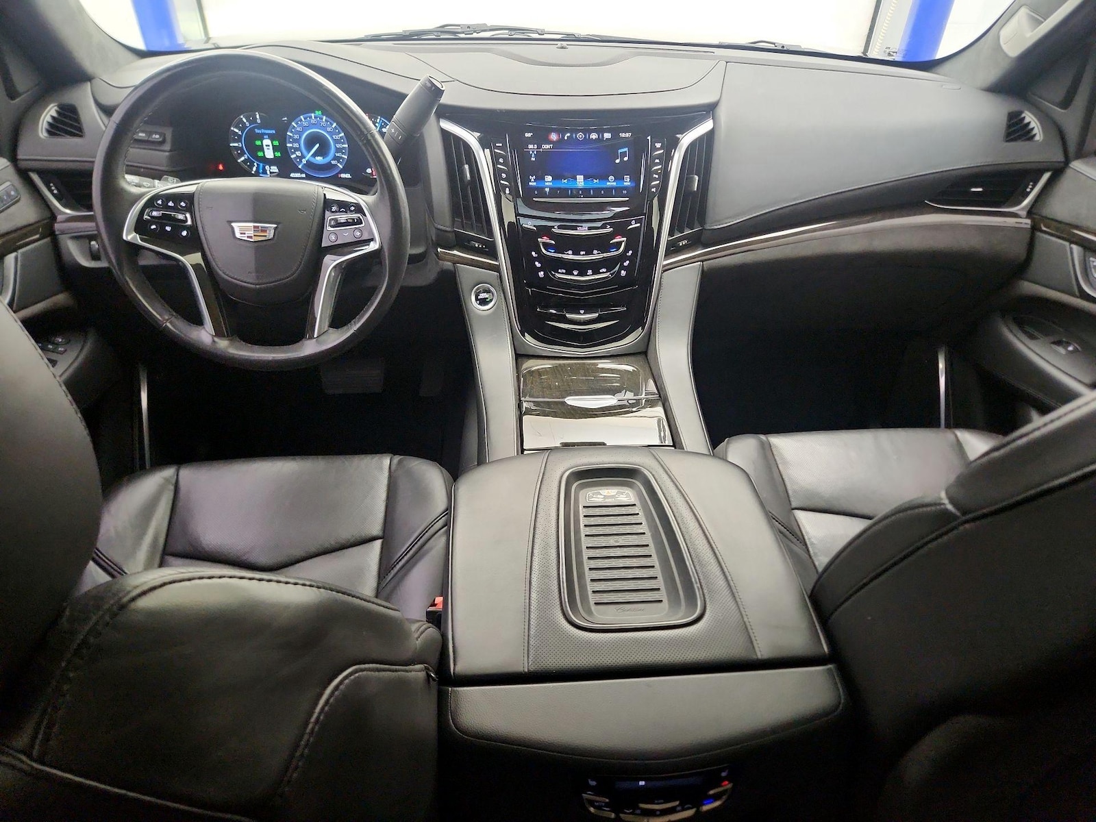 2020 Cadillac Escalade ESV Platinum - Photo 10