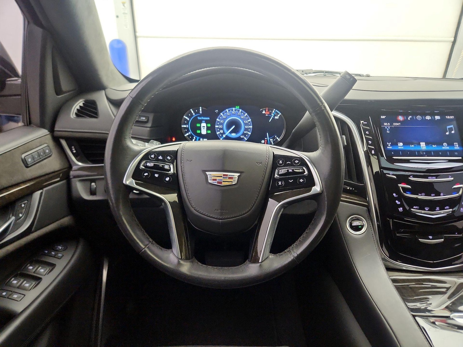 2020 Cadillac Escalade ESV Platinum - Photo 11