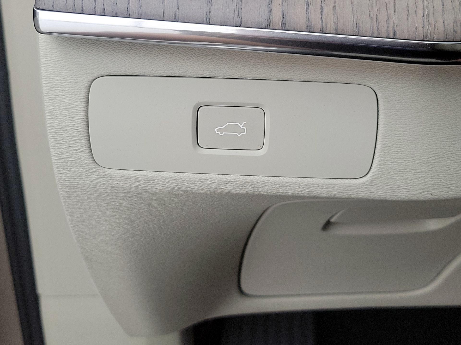 Thumbnail: 2024 Volvo XC90 - 13