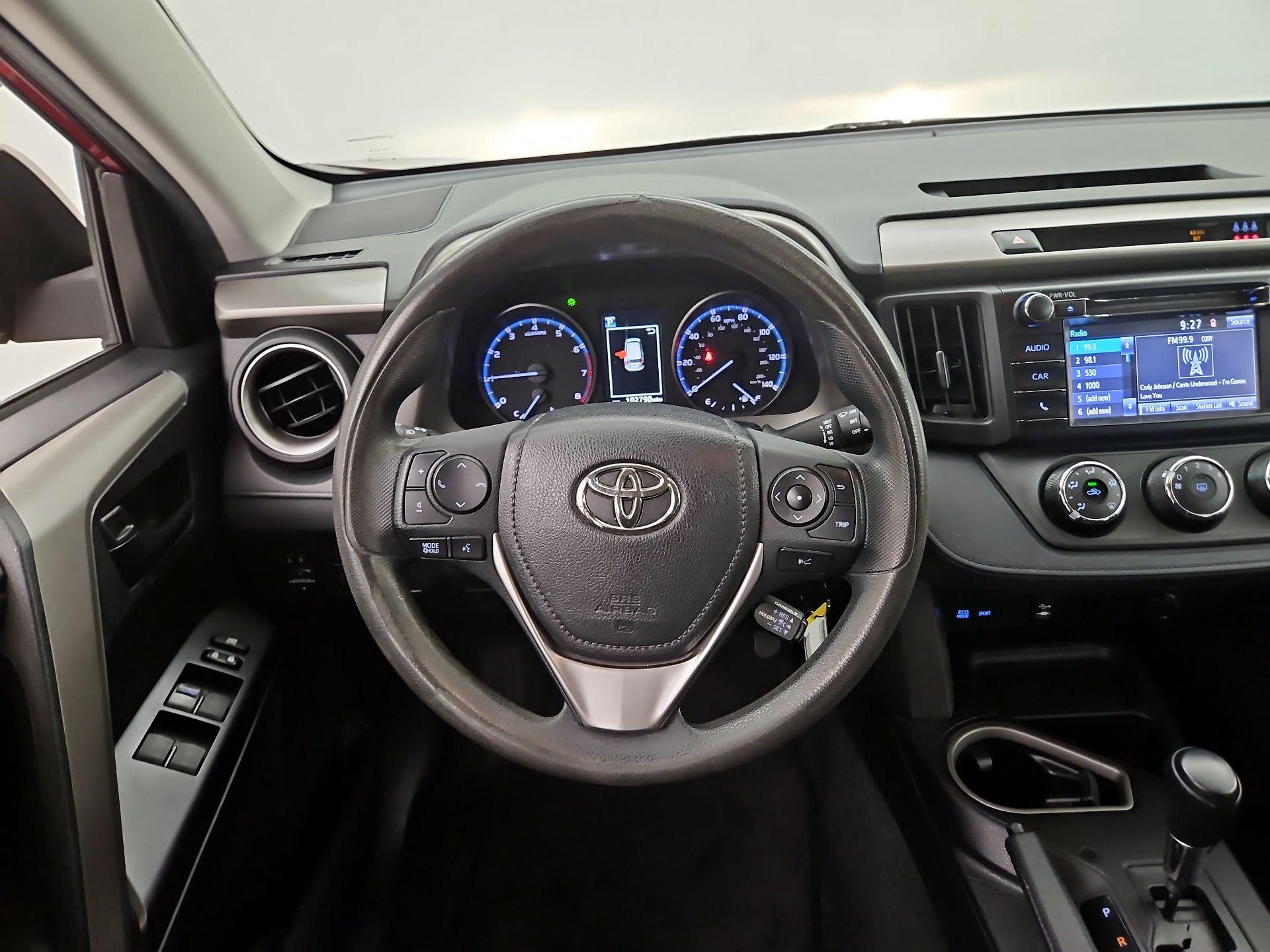 Thumbnail: 2018 Toyota RAV4 - 10