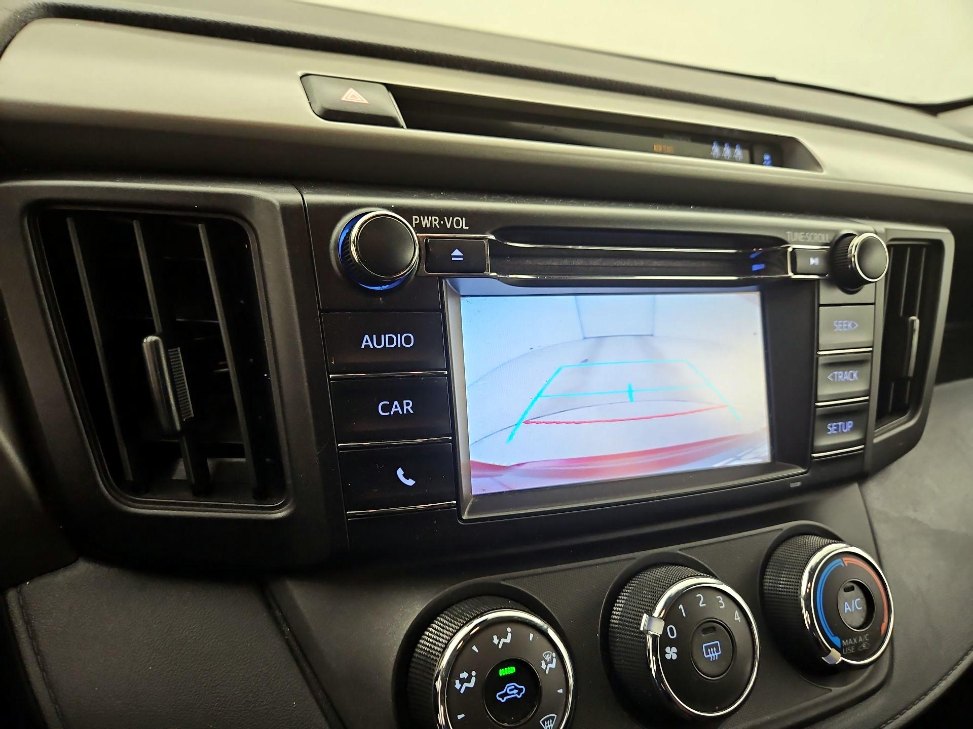 Thumbnail: 2018 Toyota RAV4 - 14