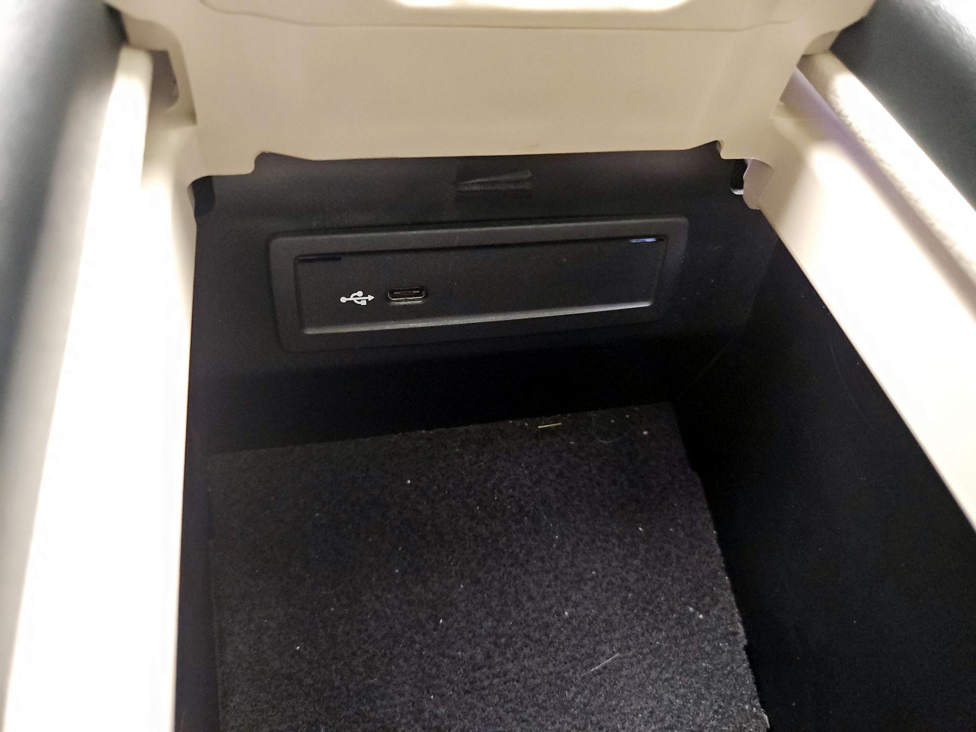 Thumbnail: 2021 Mercedes-Benz E-Class - 19