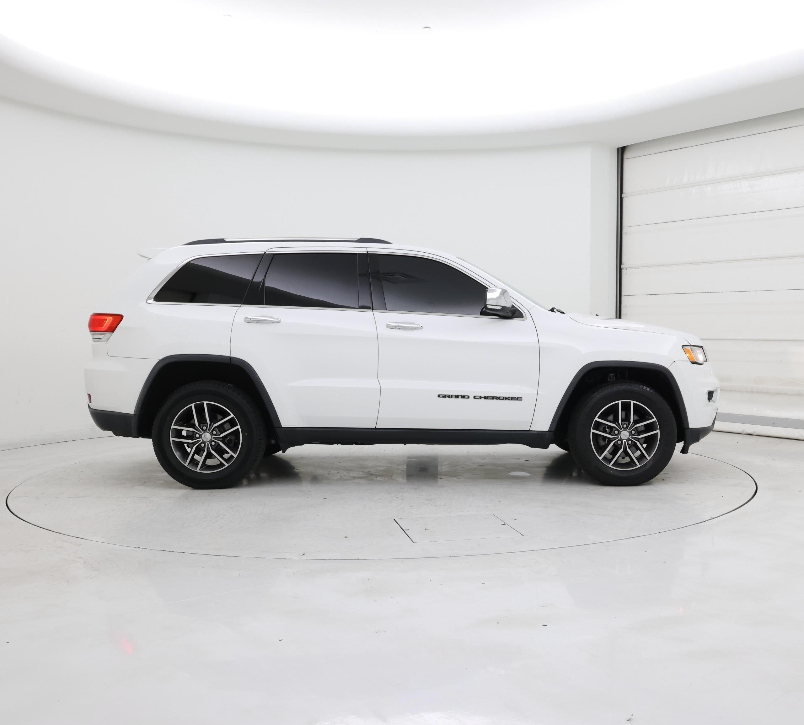 Thumbnail: 2017 Jeep Grand Cherokee - 7