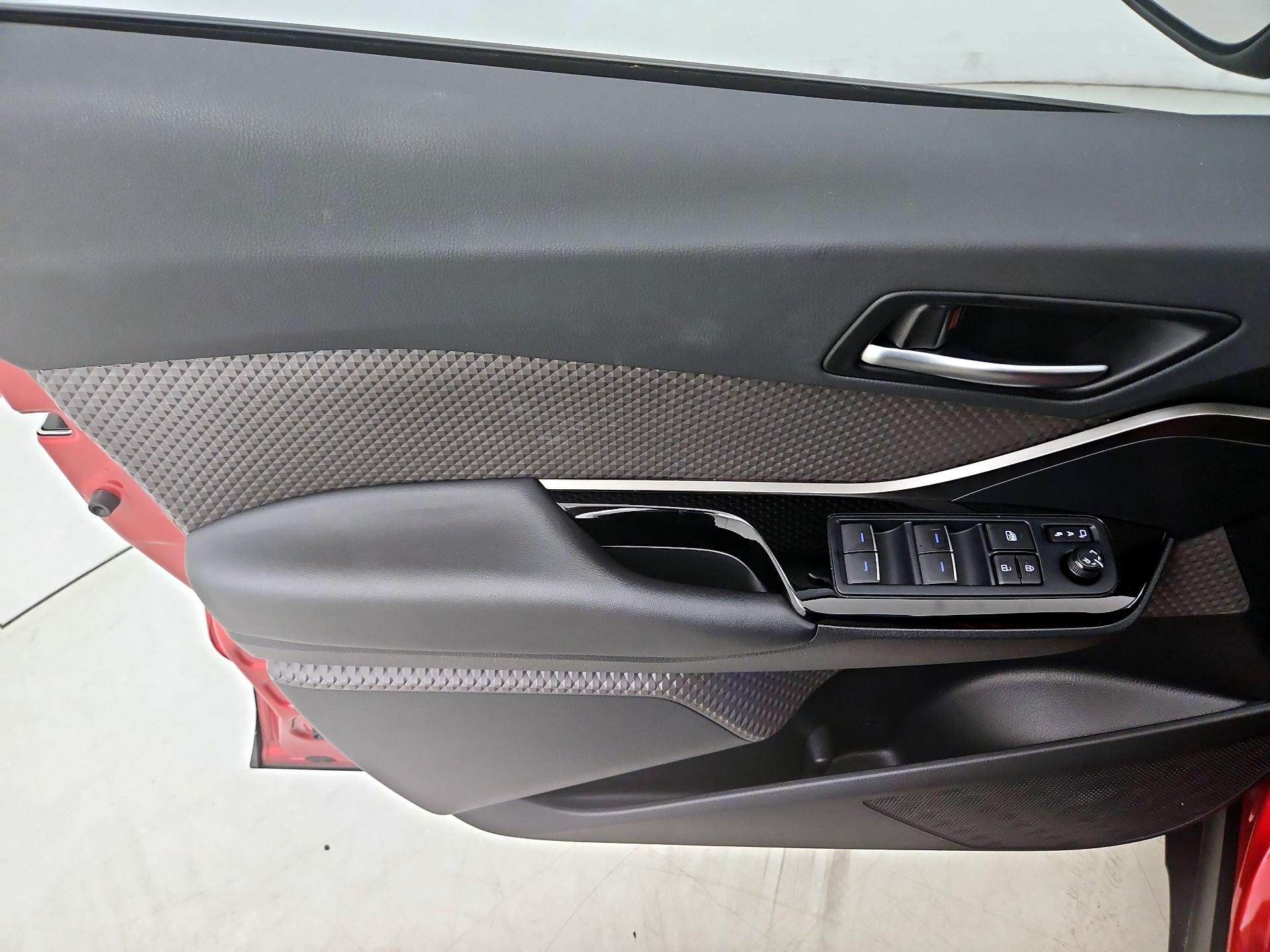 Thumbnail: 2020 Toyota C-HR - 12