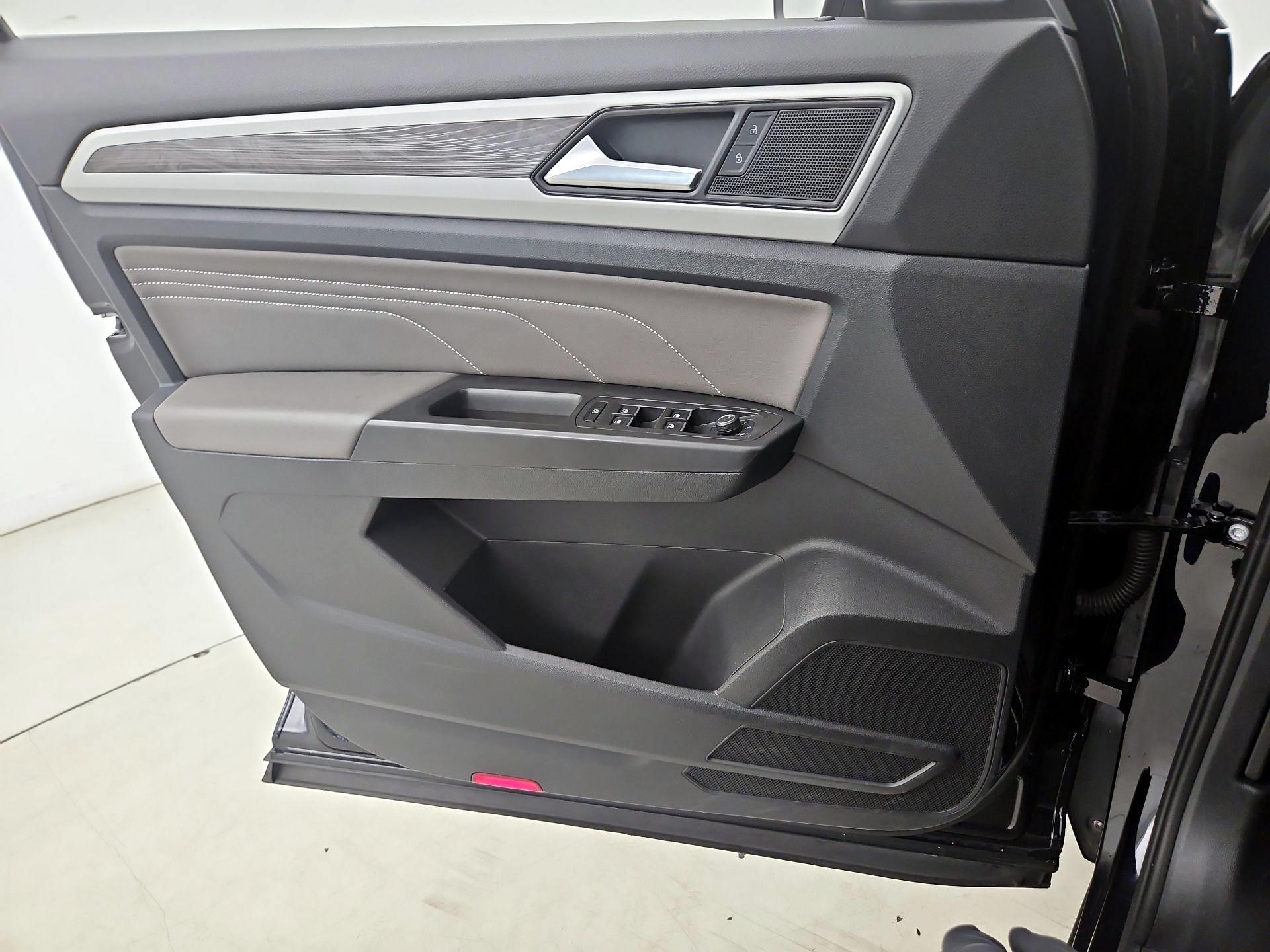 Thumbnail: 2023 Volkswagen Atlas - 12