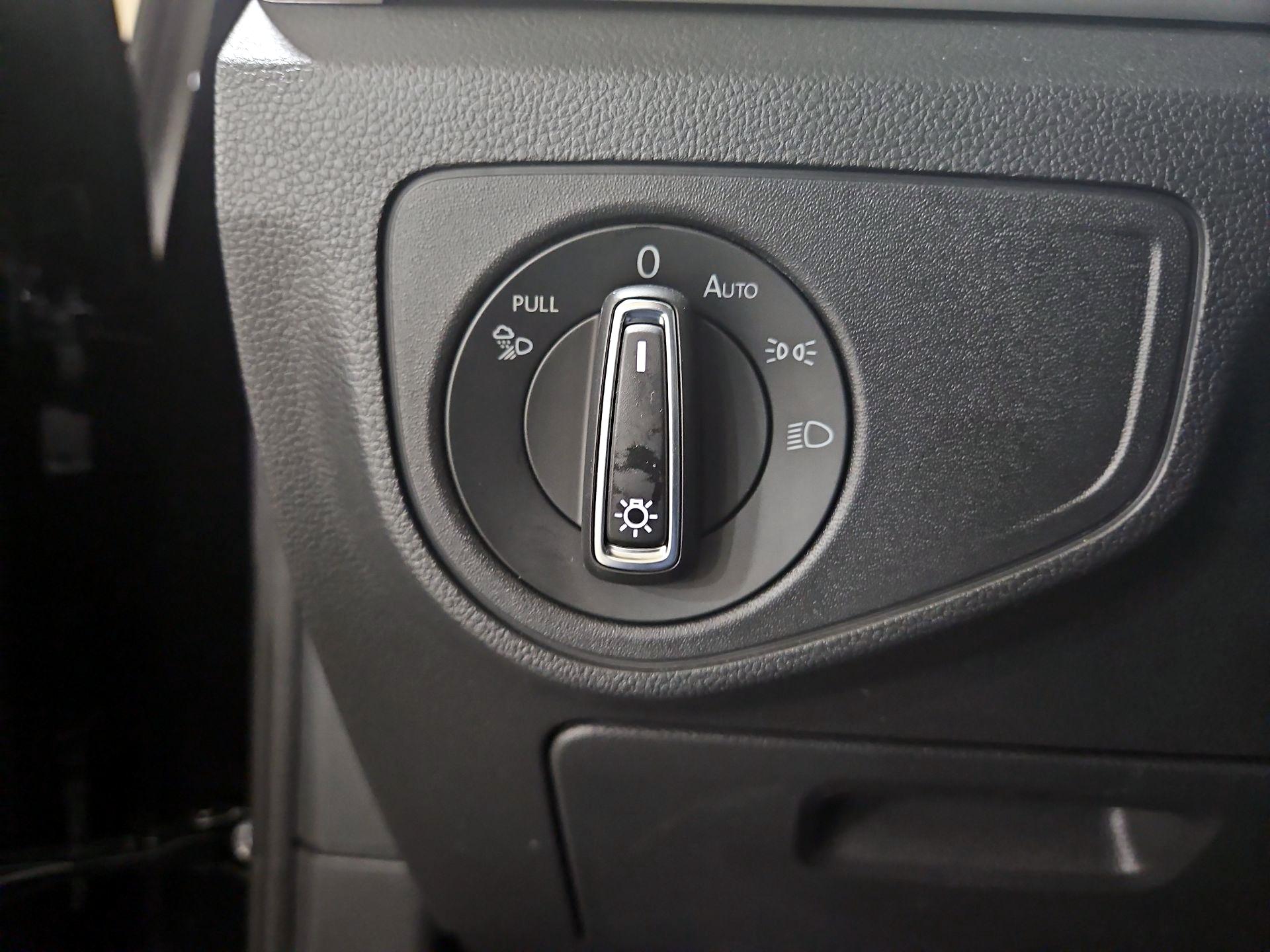 Thumbnail: 2023 Volkswagen Atlas - 13