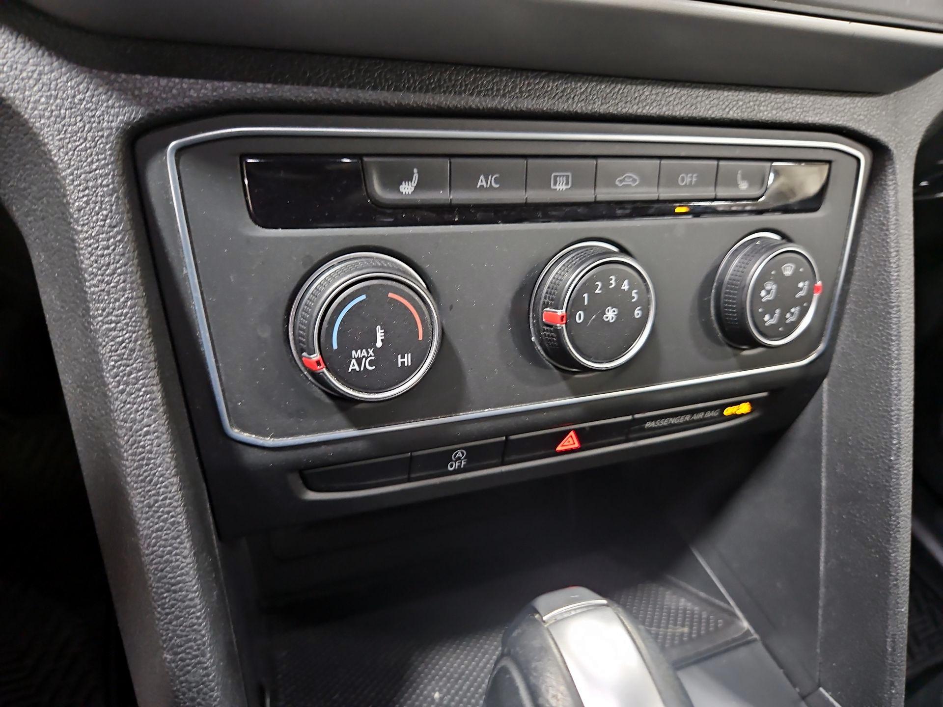 Thumbnail: 2023 Volkswagen Atlas - 16