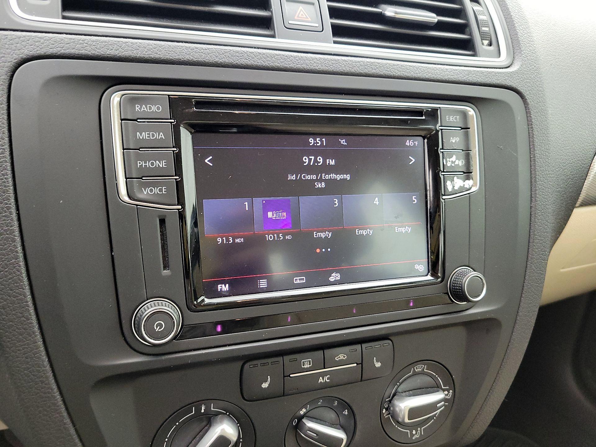 Thumbnail: 2018 Volkswagen Jetta - 15