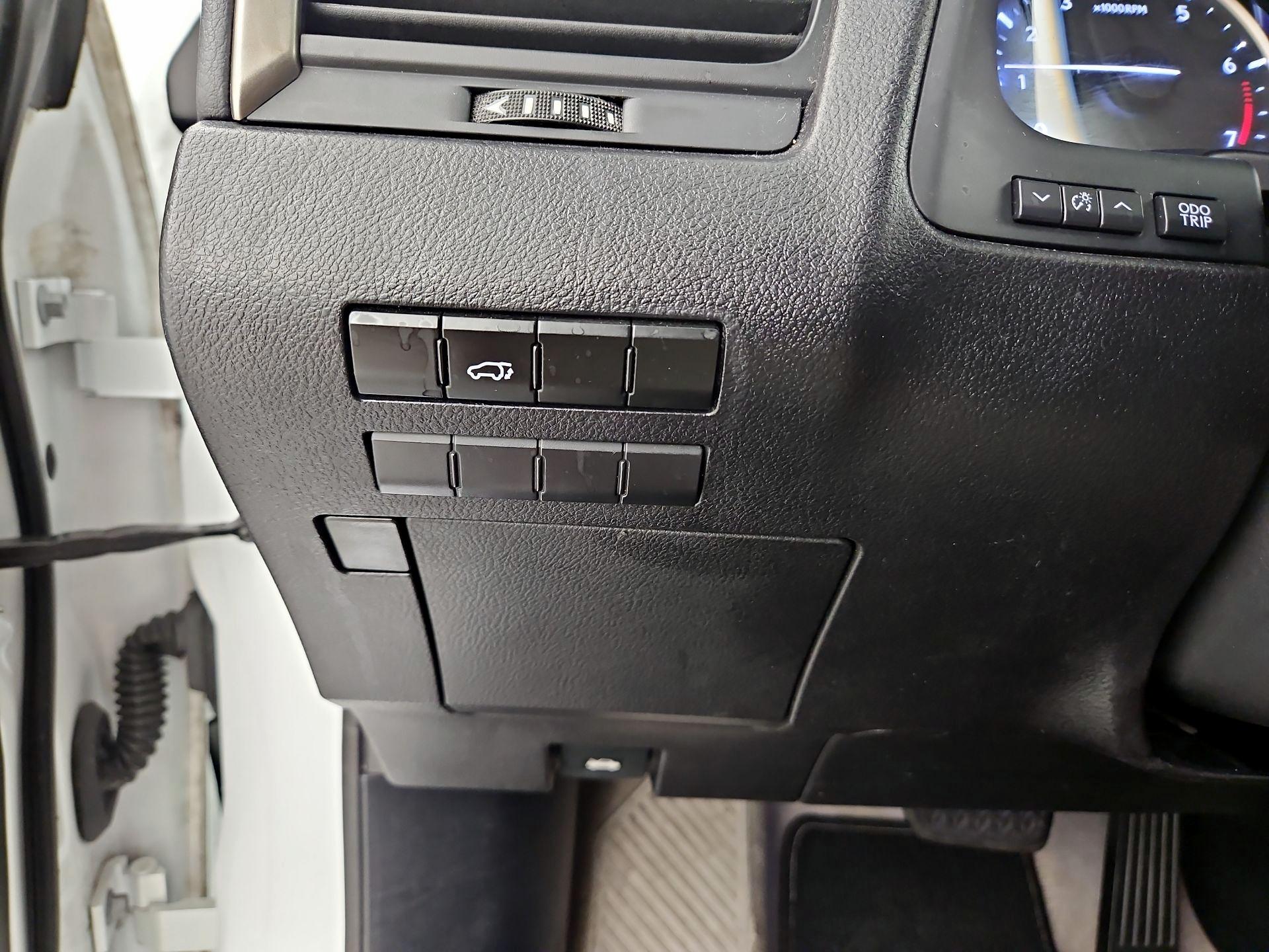 Thumbnail: 2016 Lexus RX - 13