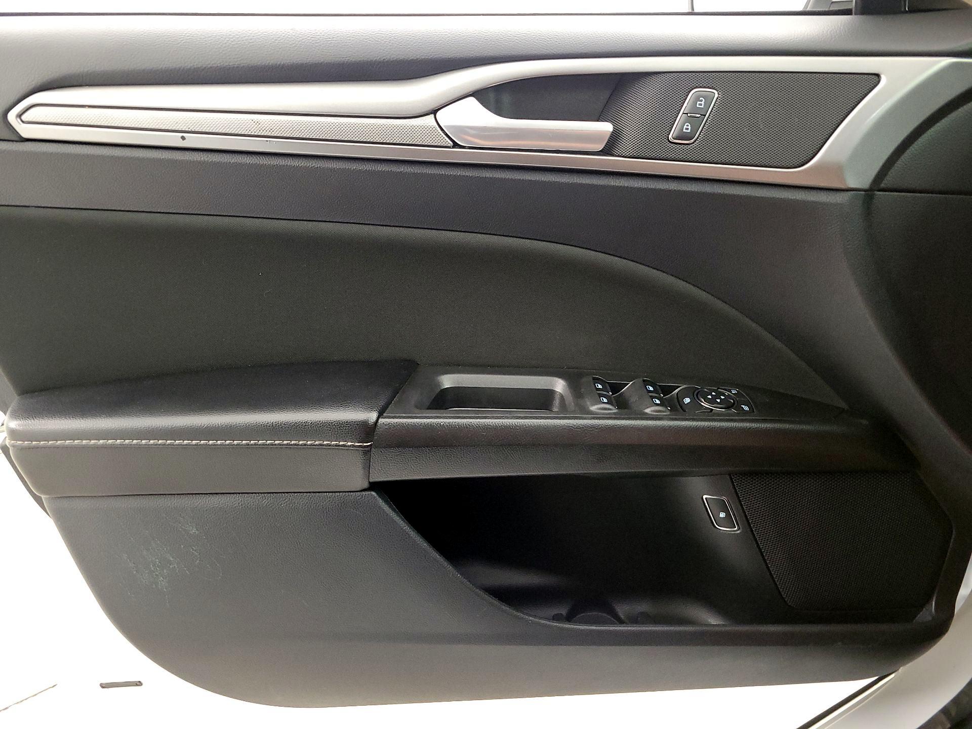 Thumbnail: 2020 Ford Fusion - 12