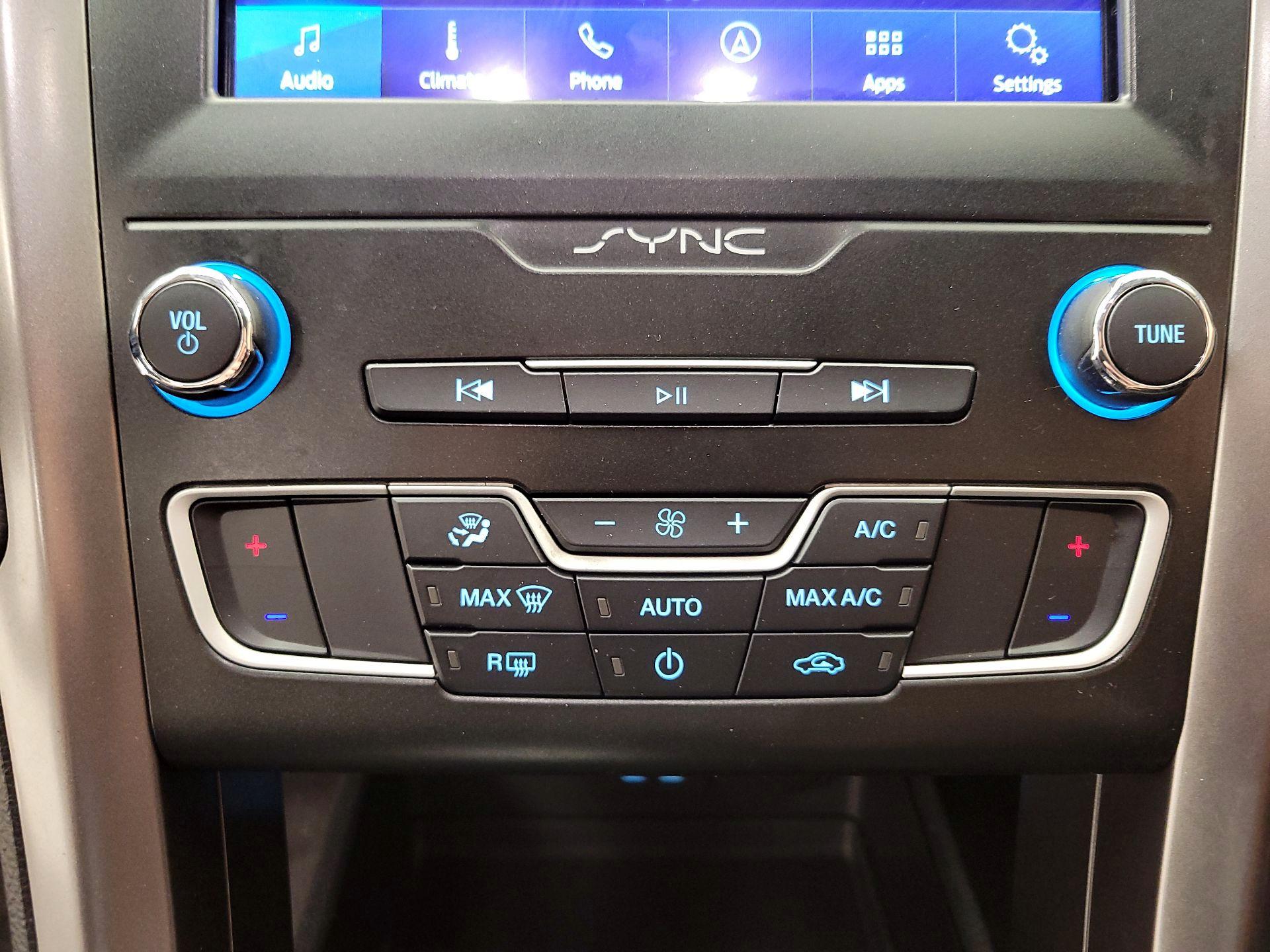 Thumbnail: 2020 Ford Fusion - 17