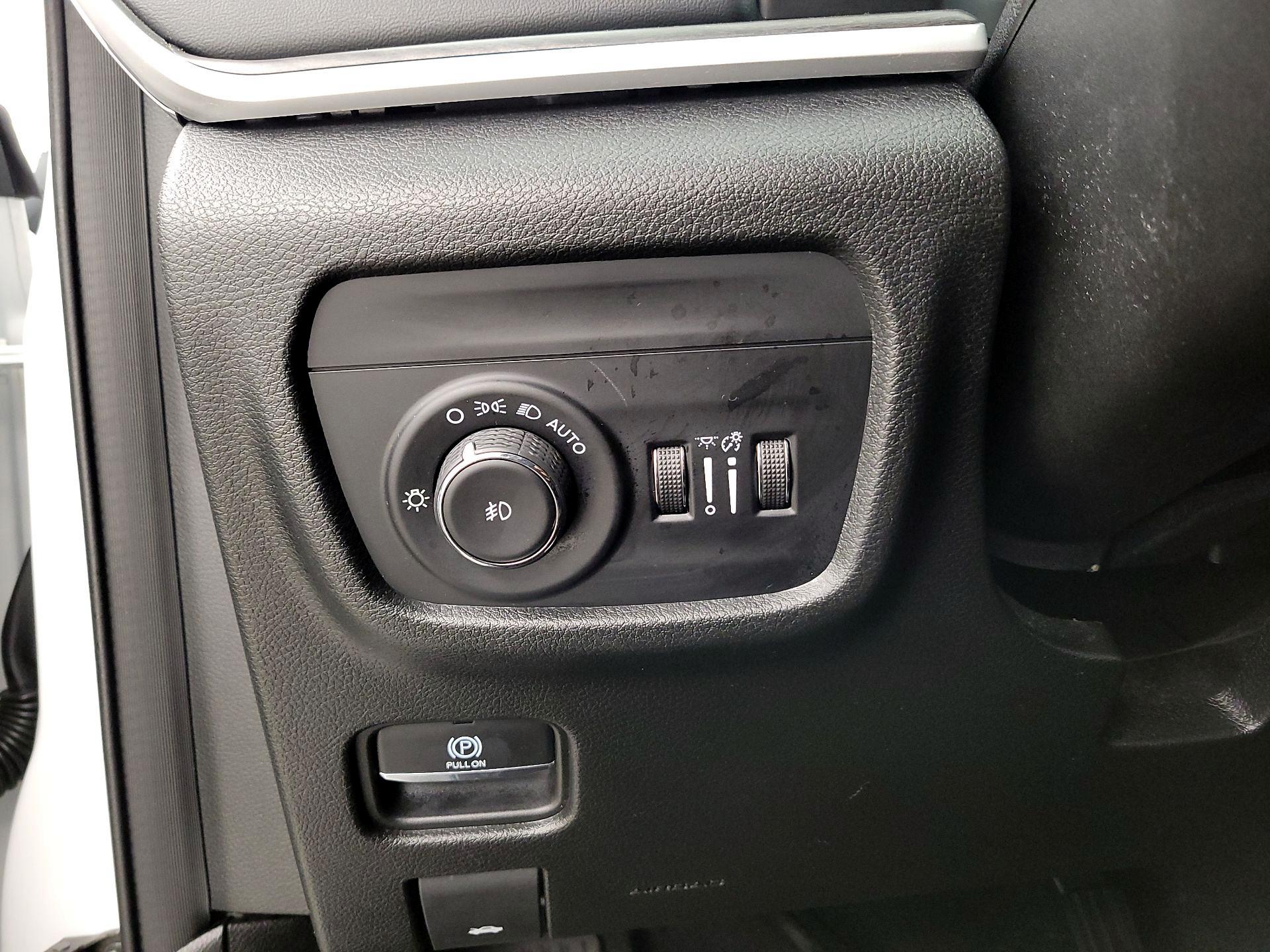 Thumbnail: 2022 Jeep Grand Cherokee - 13