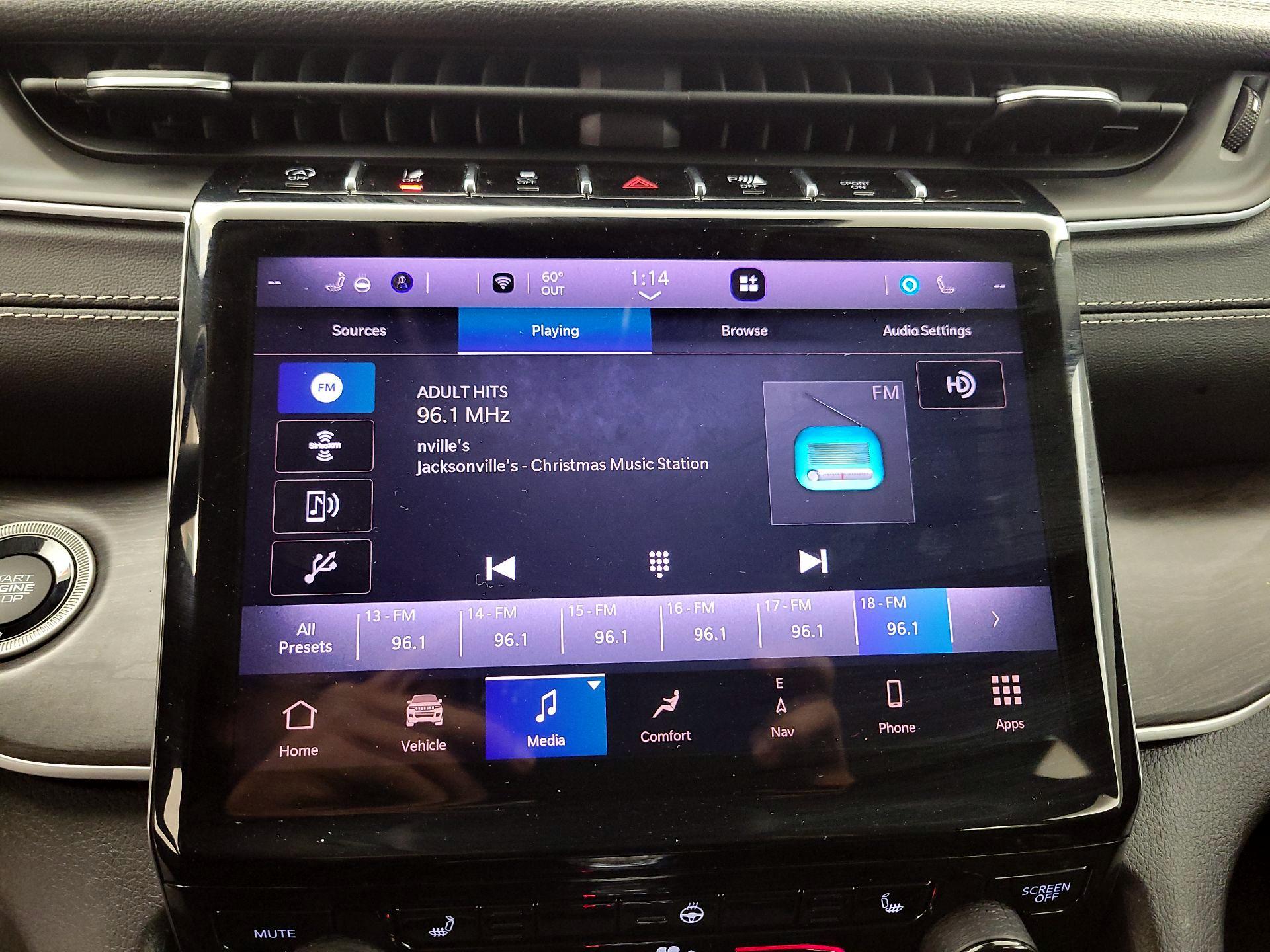 Thumbnail: 2022 Jeep Grand Cherokee - 16