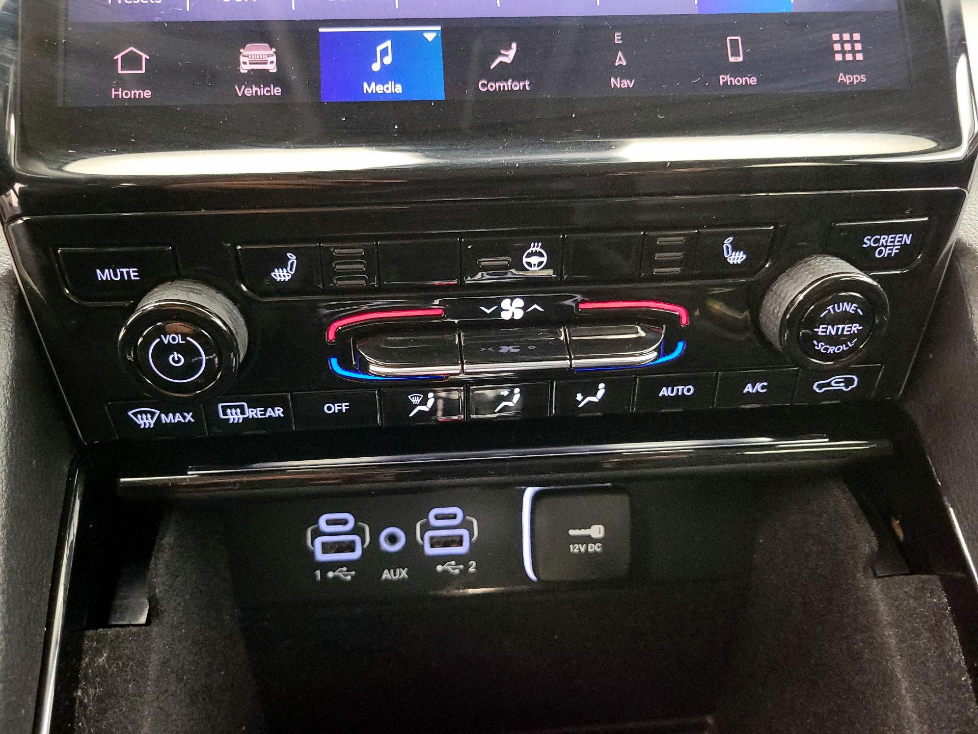 Thumbnail: 2022 Jeep Grand Cherokee - 17