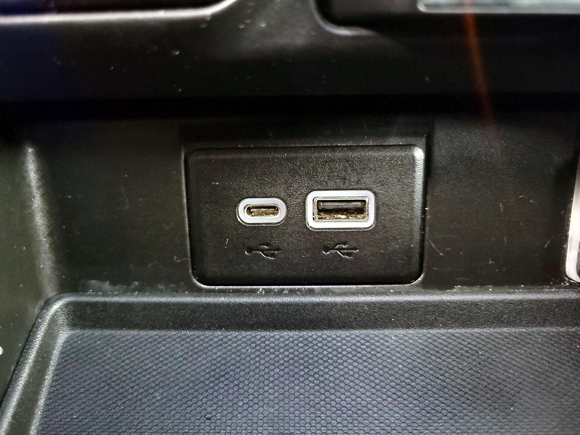 Thumbnail: 2022 Chevrolet Tahoe - 18