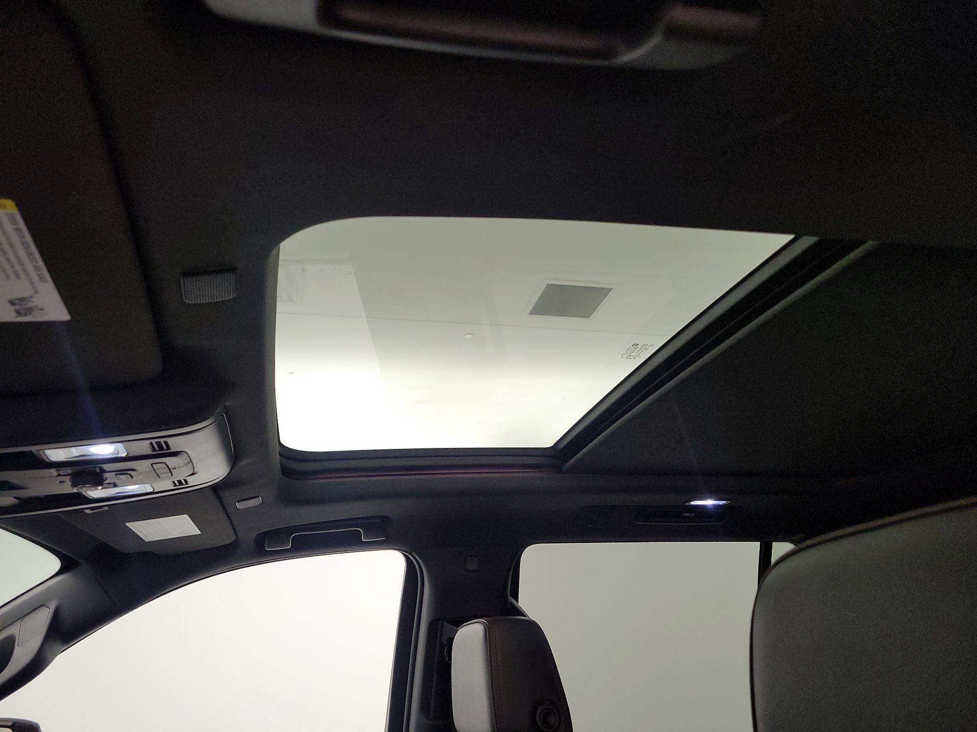 Thumbnail: 2022 Chevrolet Tahoe - 19