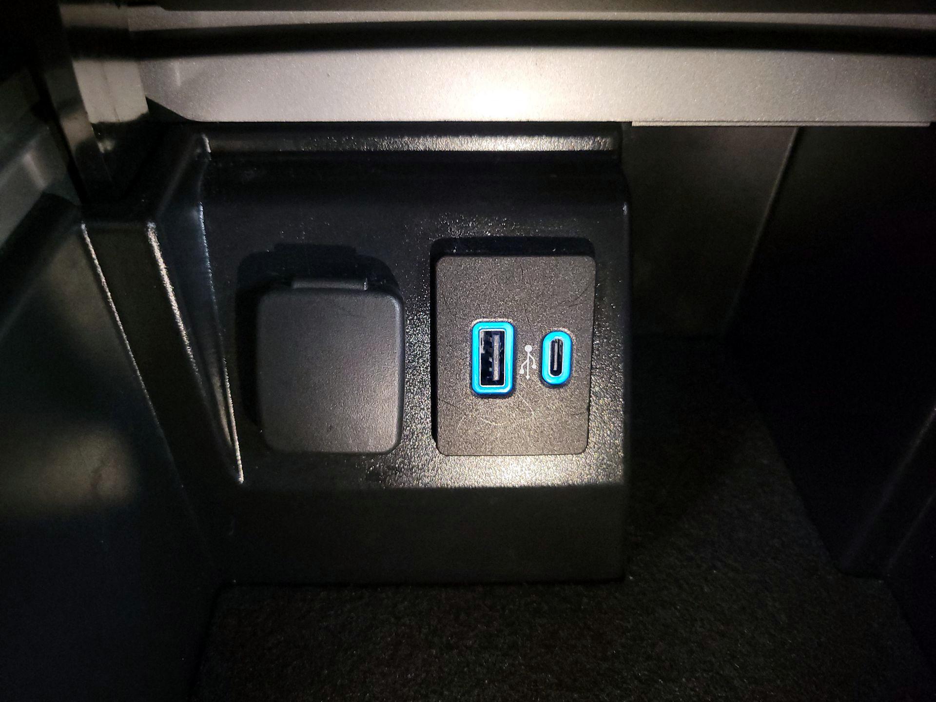 Thumbnail: 2023 Ford Explorer - 19