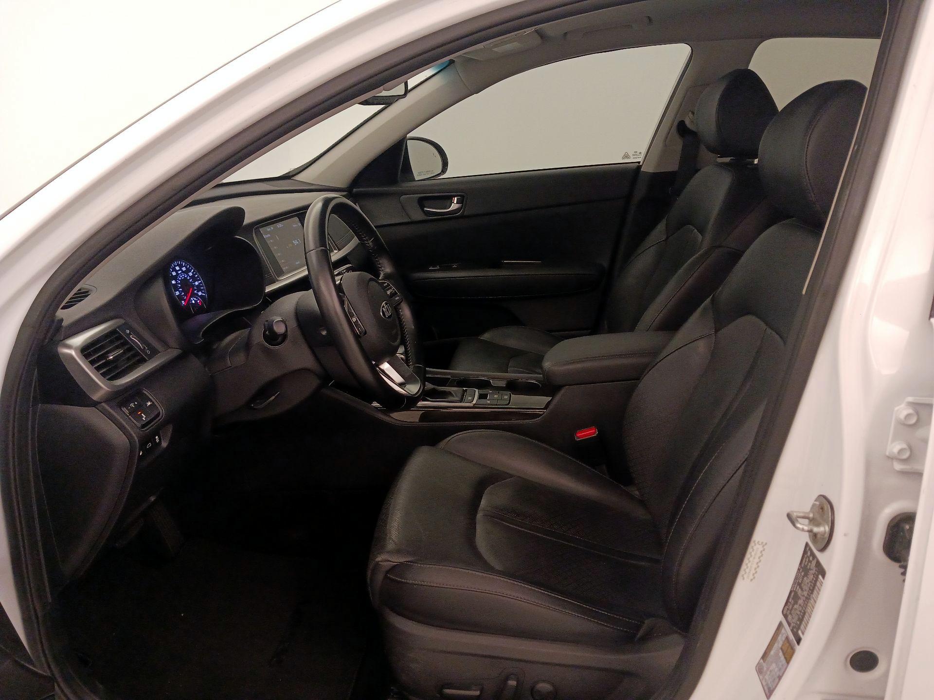 Thumbnail: 2020 Kia Optima - 11