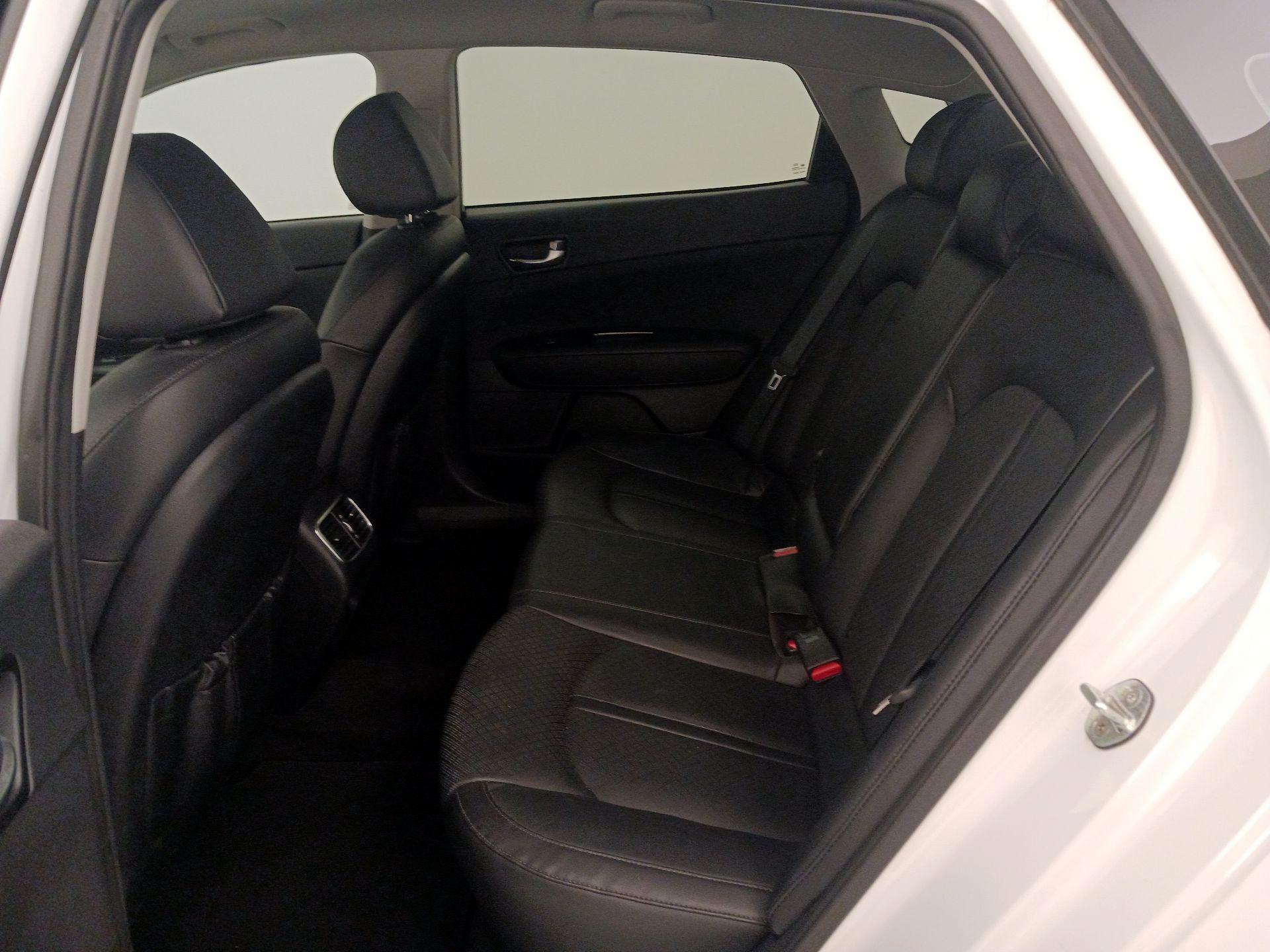 Thumbnail: 2020 Kia Optima - 19