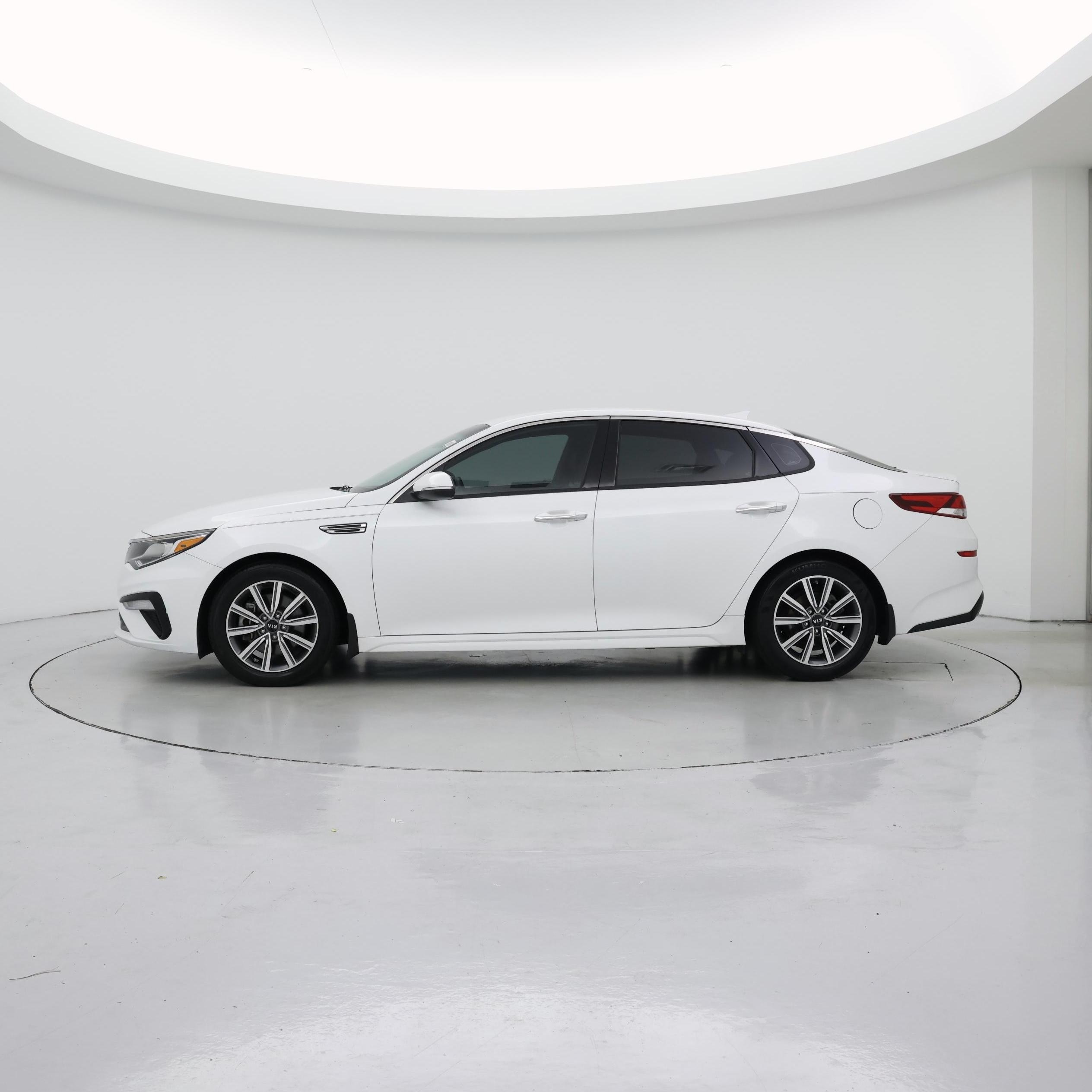 Thumbnail: 2020 Kia Optima - 3