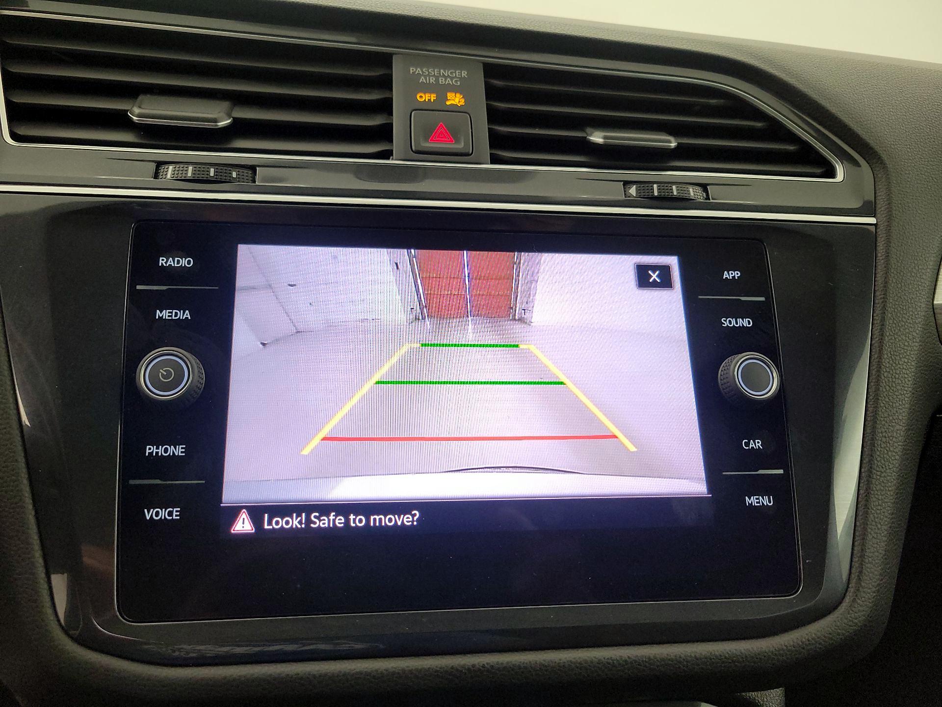 Thumbnail: 2021 Volkswagen Tiguan - 14