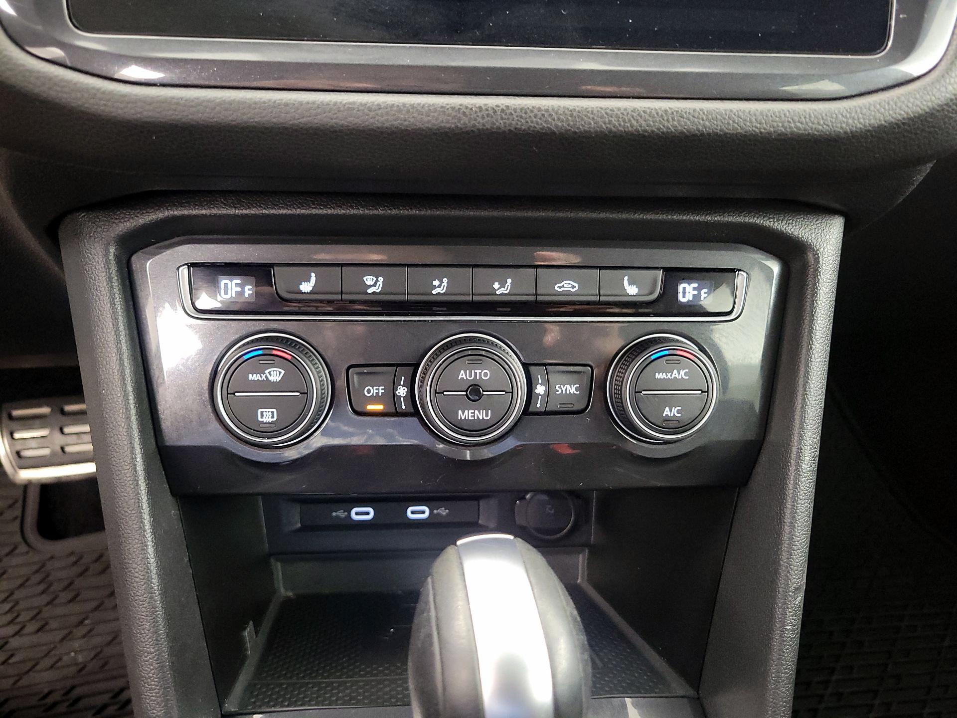 Thumbnail: 2021 Volkswagen Tiguan - 16