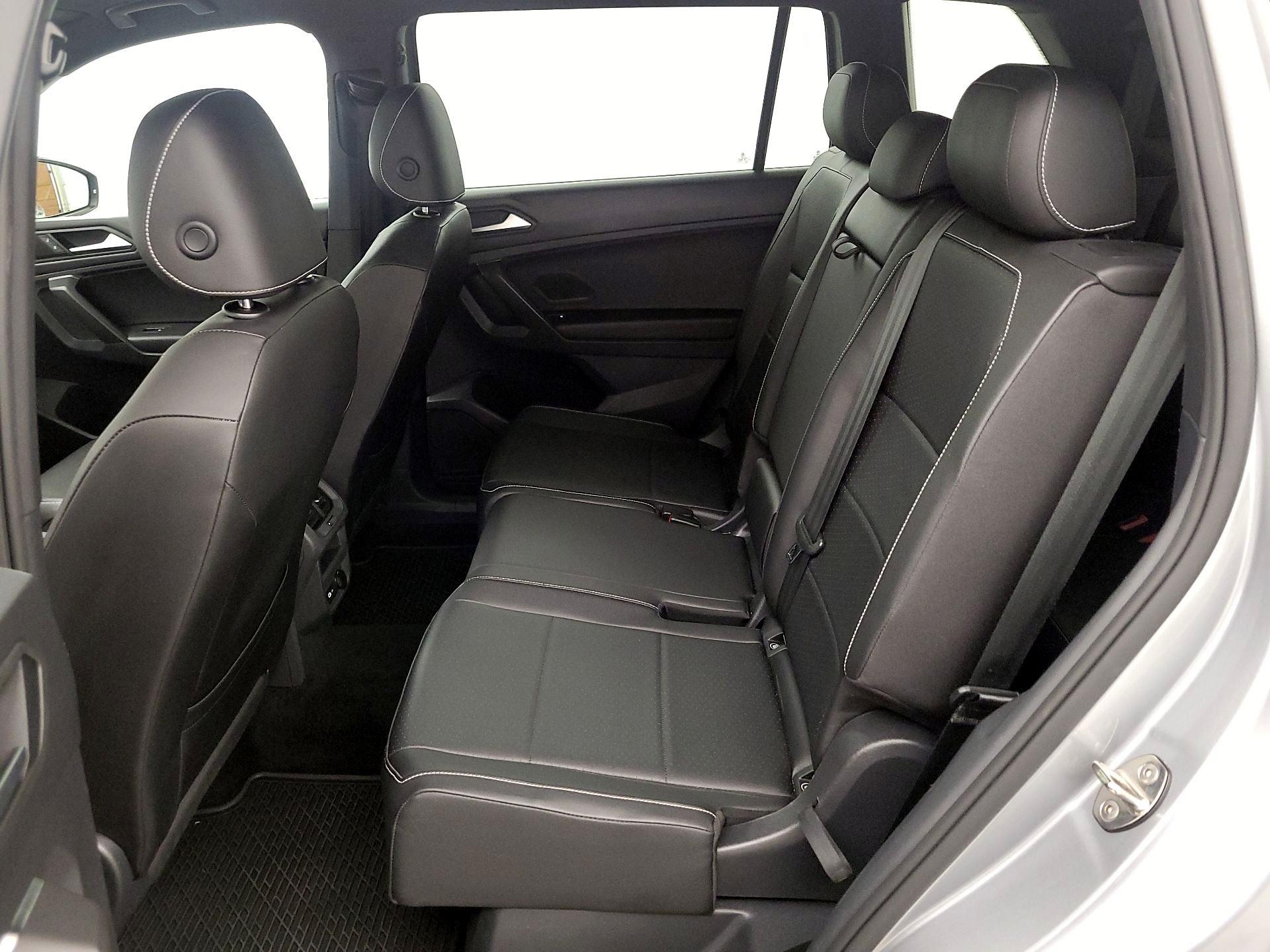 Thumbnail: 2021 Volkswagen Tiguan - 20