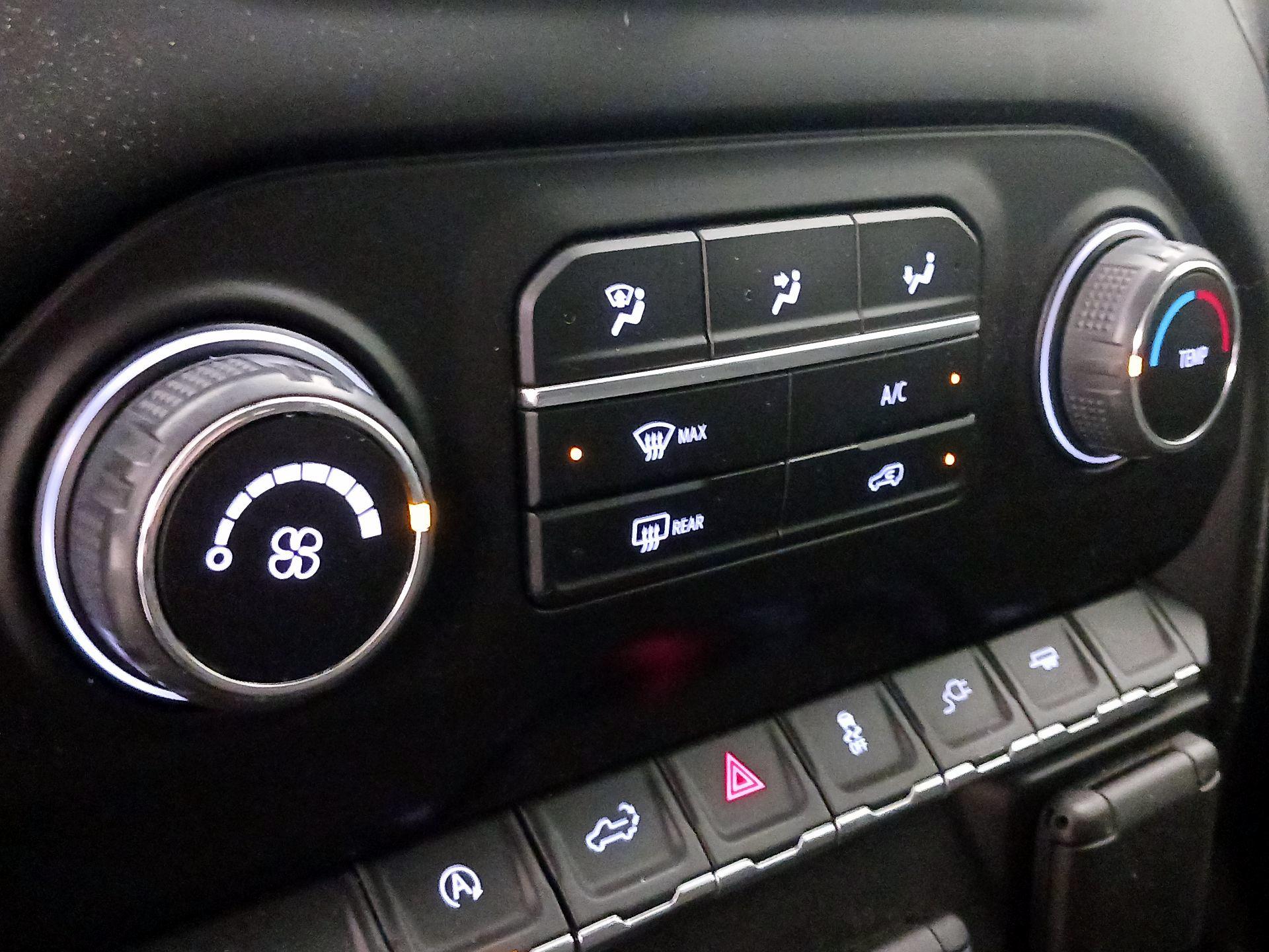 Thumbnail: 2021 Chevrolet Silverado 1500 - 16