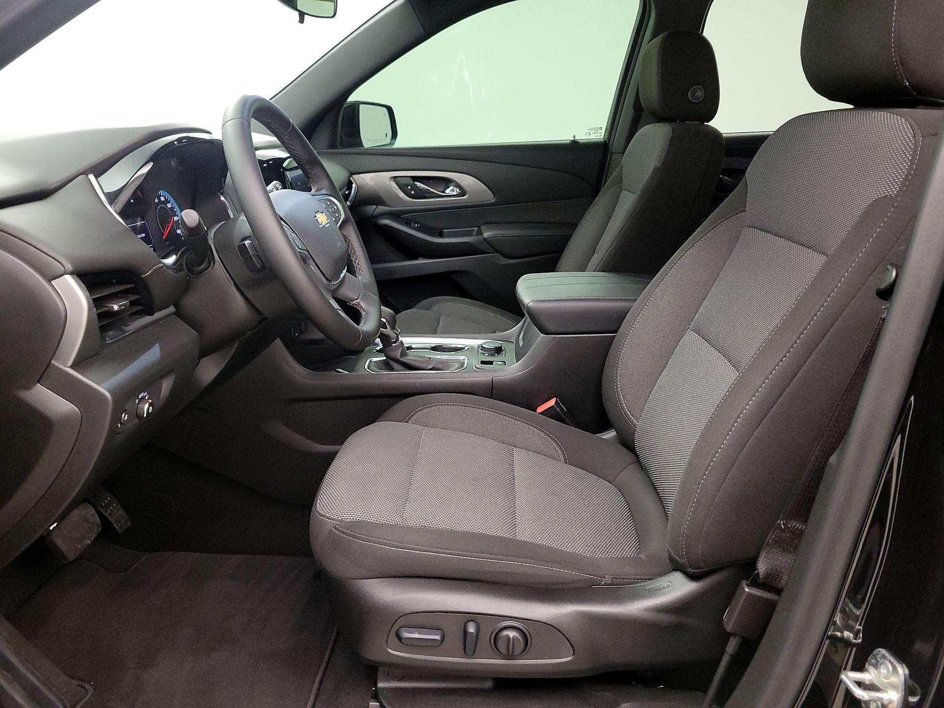 Thumbnail: 2023 Chevrolet Traverse - 11