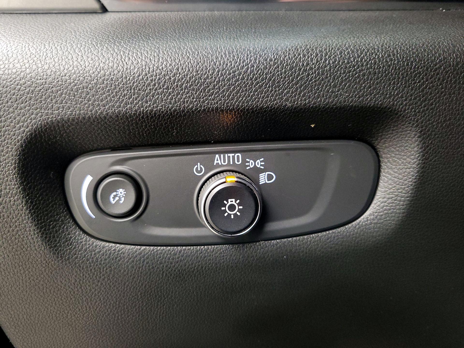 Thumbnail: 2023 Chevrolet Traverse - 13