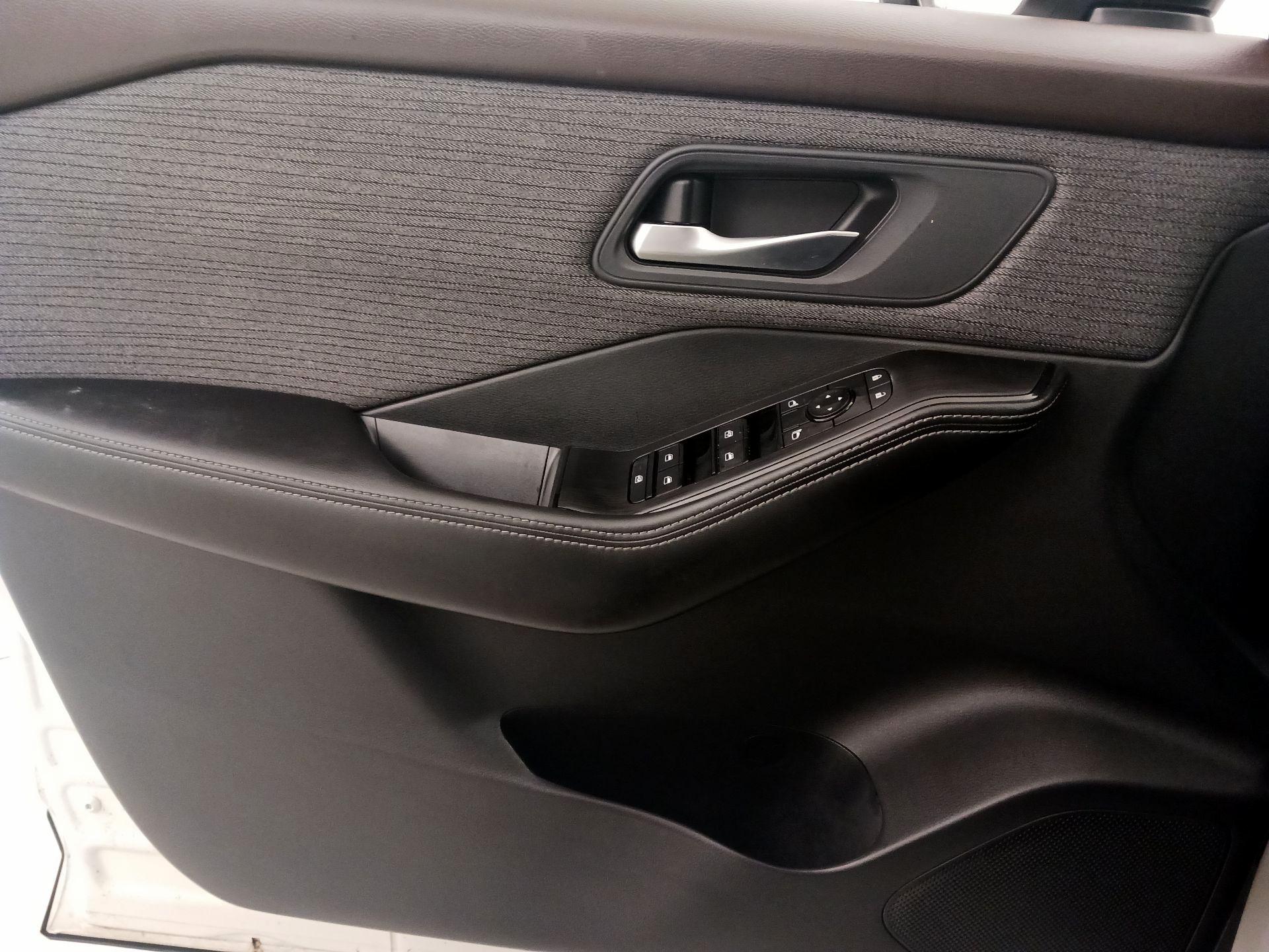 Thumbnail: 2021 Nissan Rogue - 12